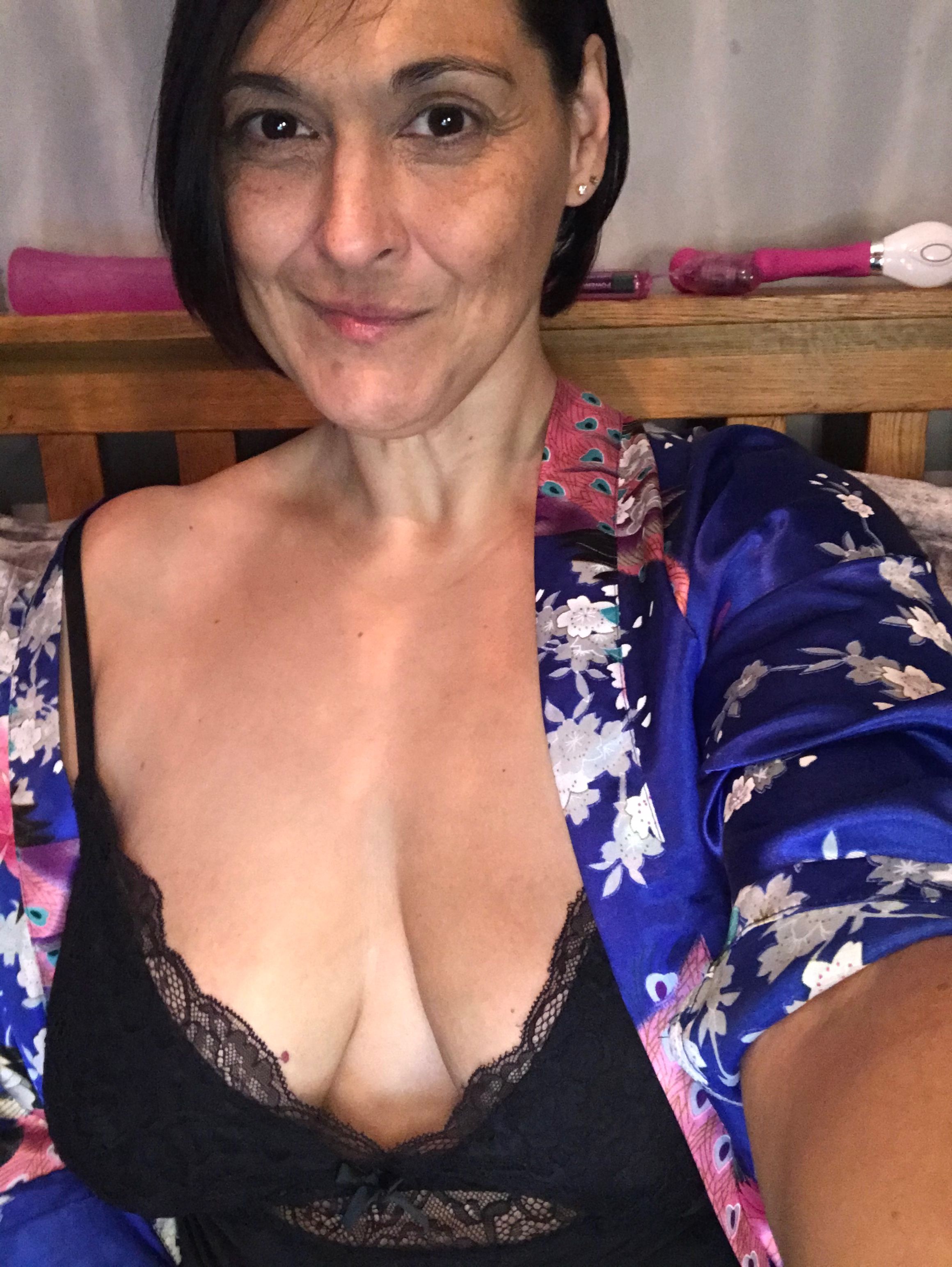 https://cdn.adultwork.com/gallery/G12/8371047.jpg