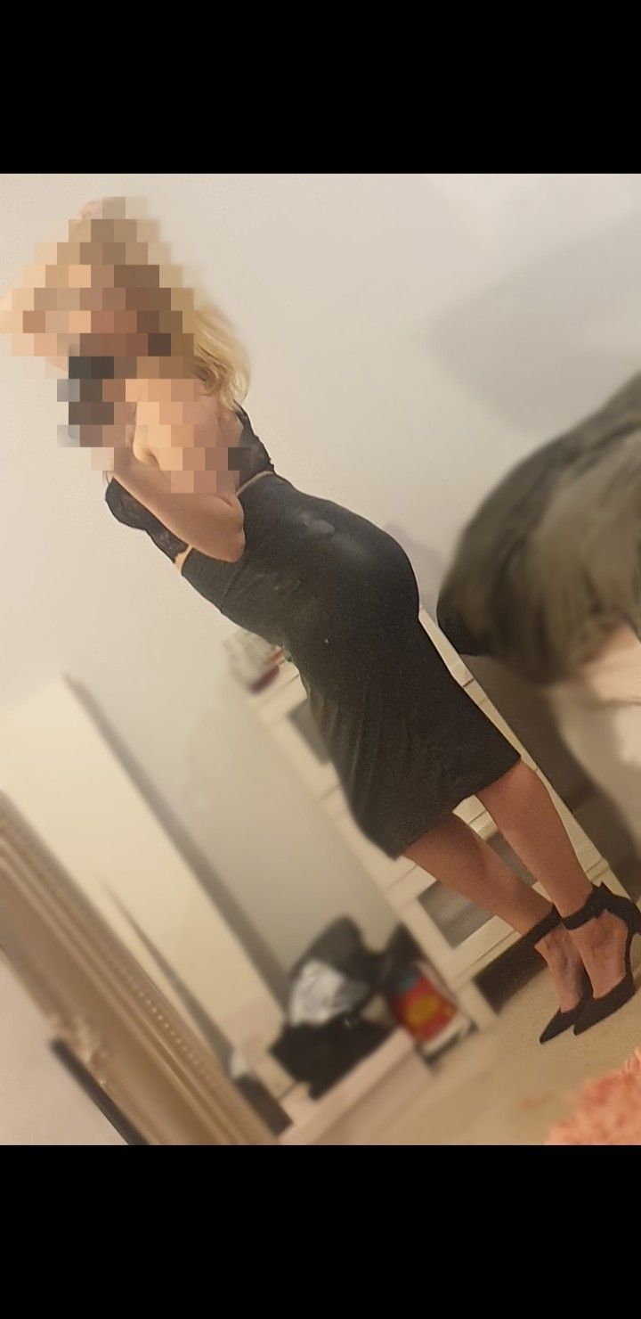 https://cdn.adultwork.com/gallery/G12/8371518.jpg