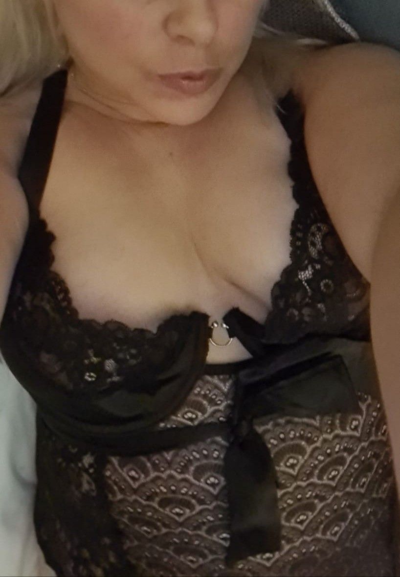 https://cdn.adultwork.com/gallery/G12/8371801.jpg