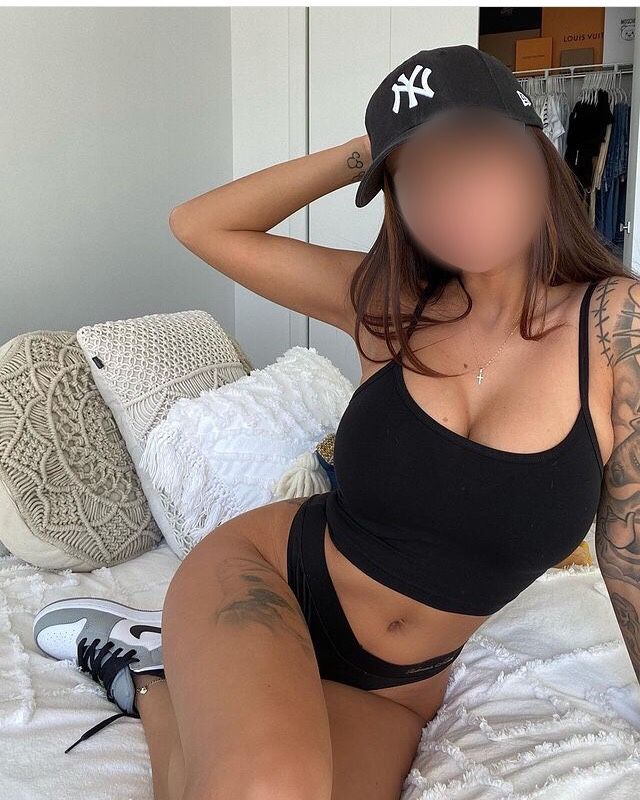 https://cdn.adultwork.com/gallery/G12/8376955.jpg