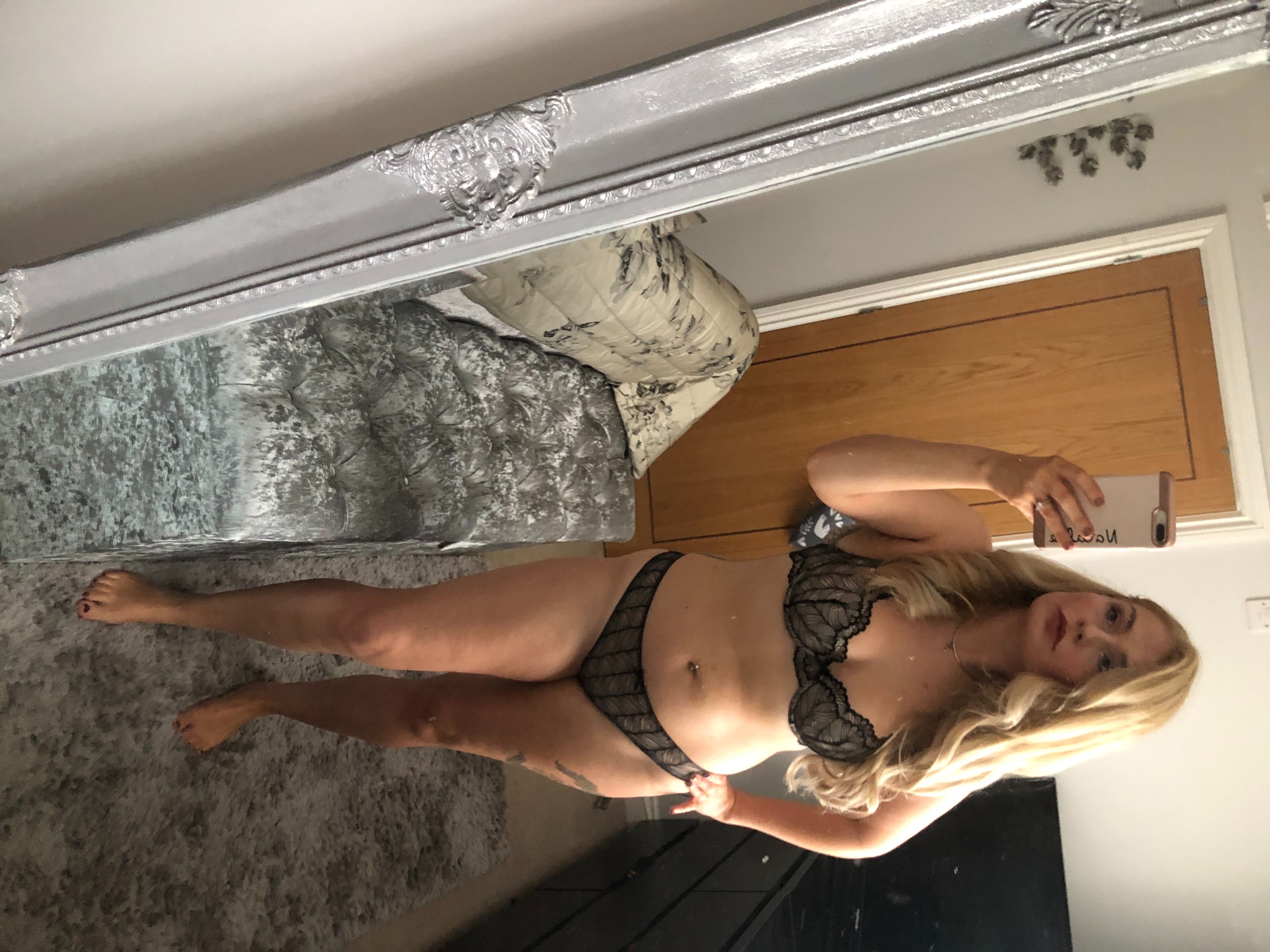 https://cdn.adultwork.com/gallery/G12/8377209.jpg