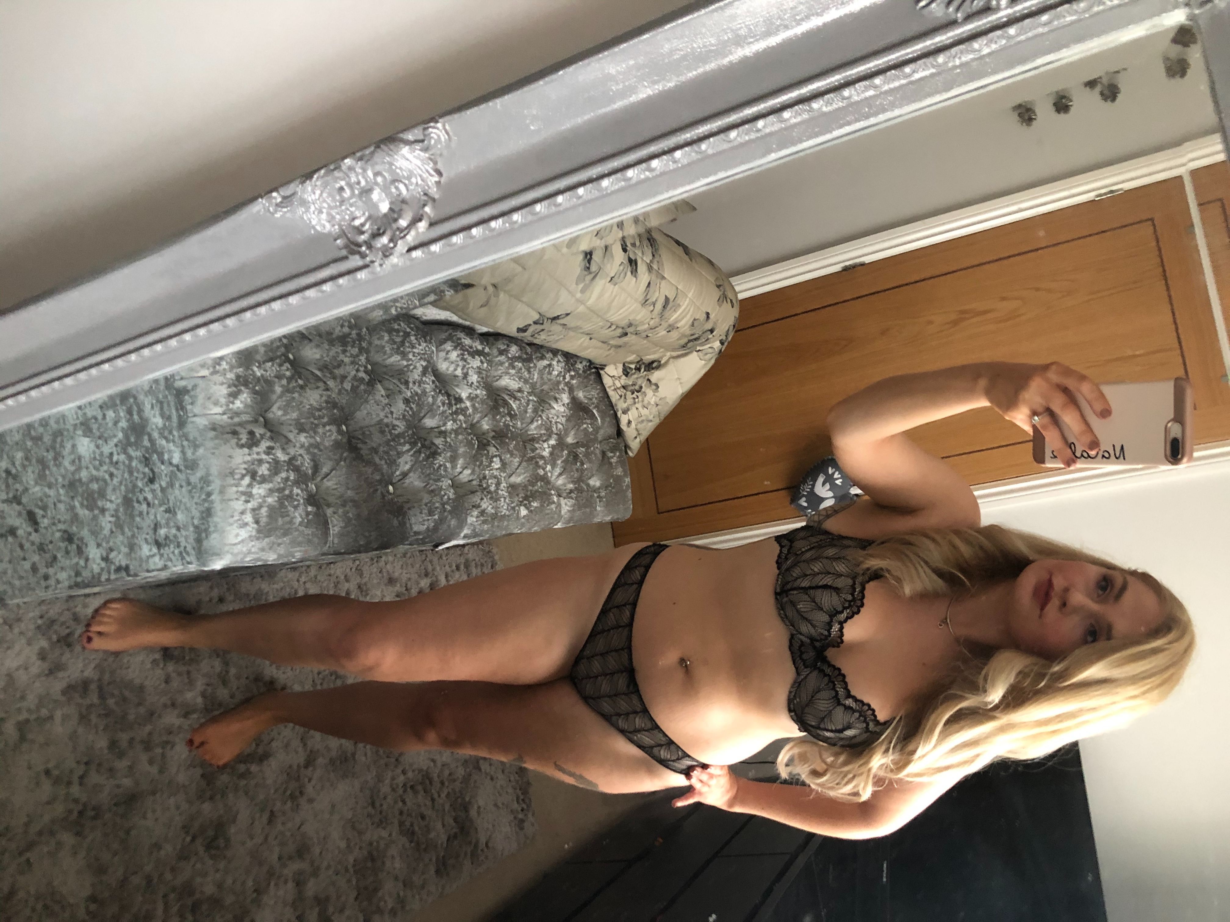 https://cdn.adultwork.com/gallery/G12/8377211.jpg