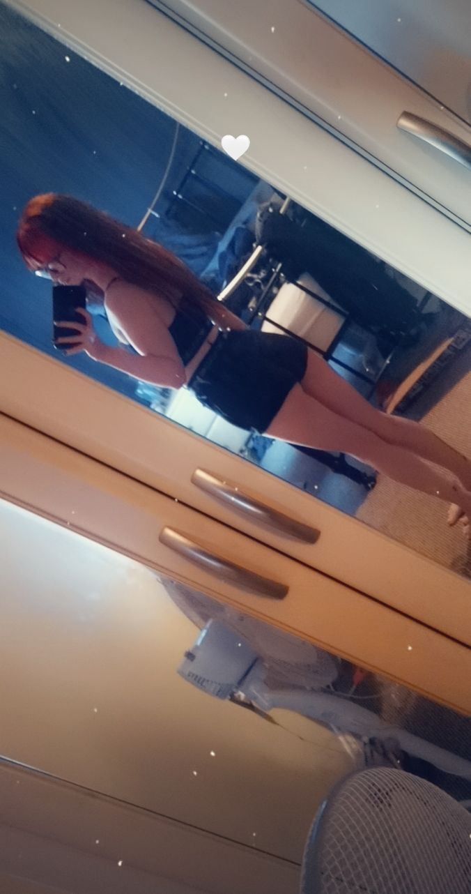 https://cdn.adultwork.com/gallery/G12/8377610.jpg