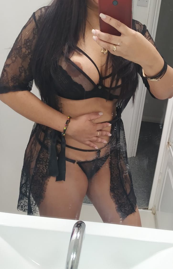 https://cdn.adultwork.com/gallery/G12/8377968.jpg