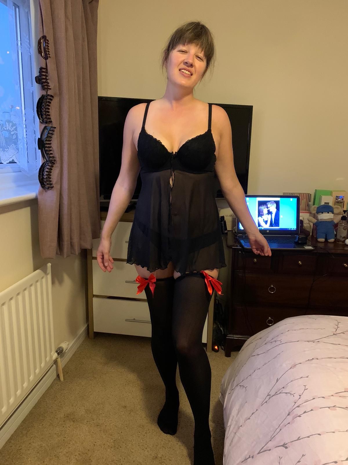 https://cdn.adultwork.com/gallery/G12/8378304.jpg