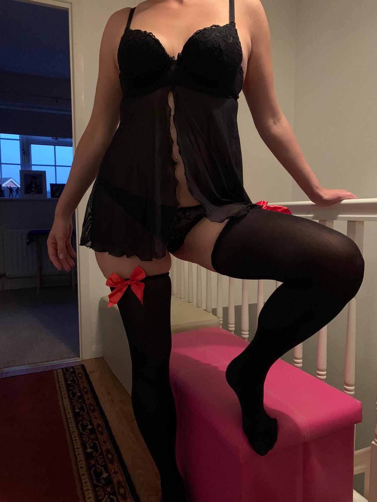 https://cdn.adultwork.com/gallery/G12/8378305.jpg