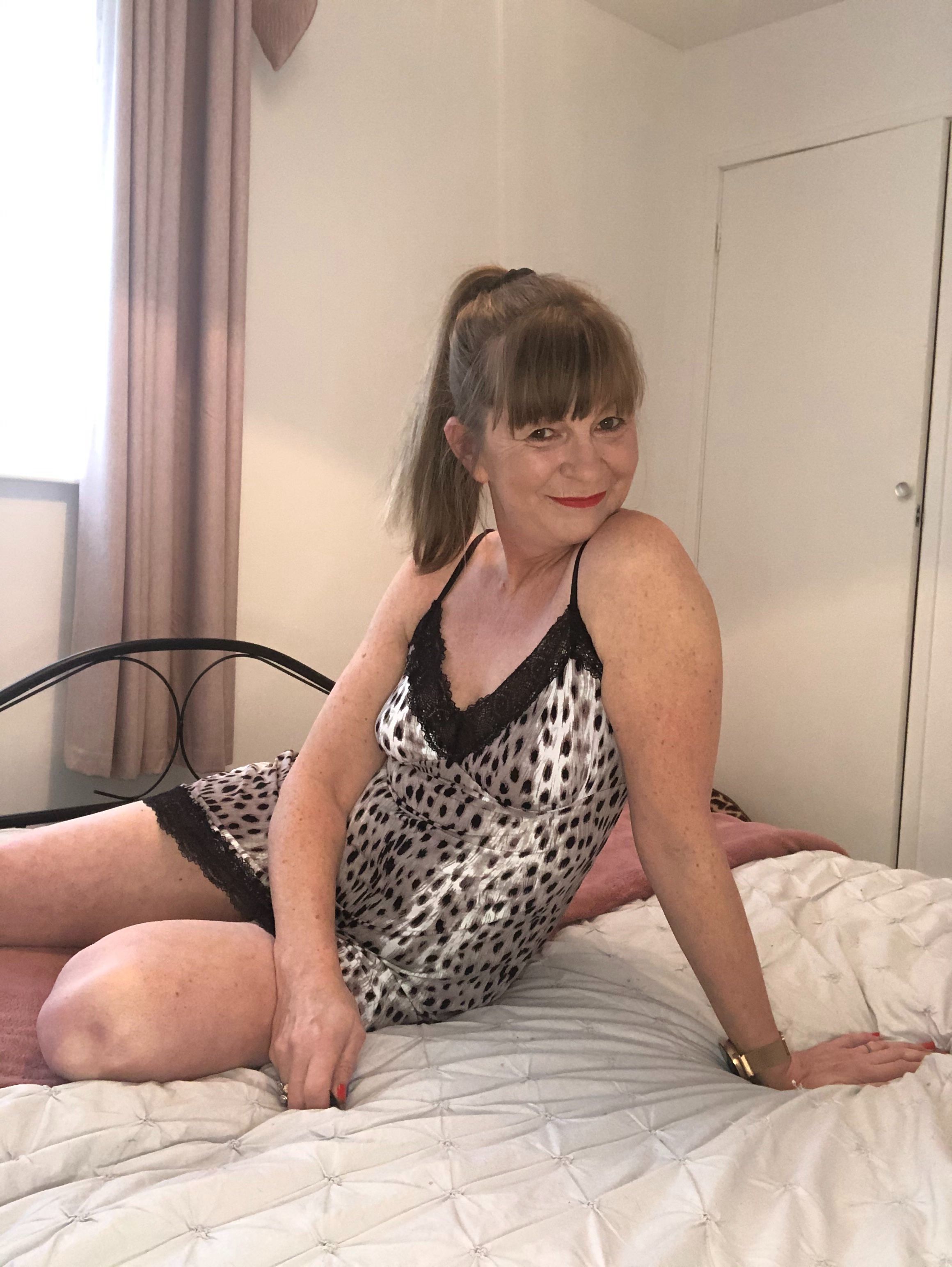 https://cdn.adultwork.com/gallery/G12/8378852.jpg