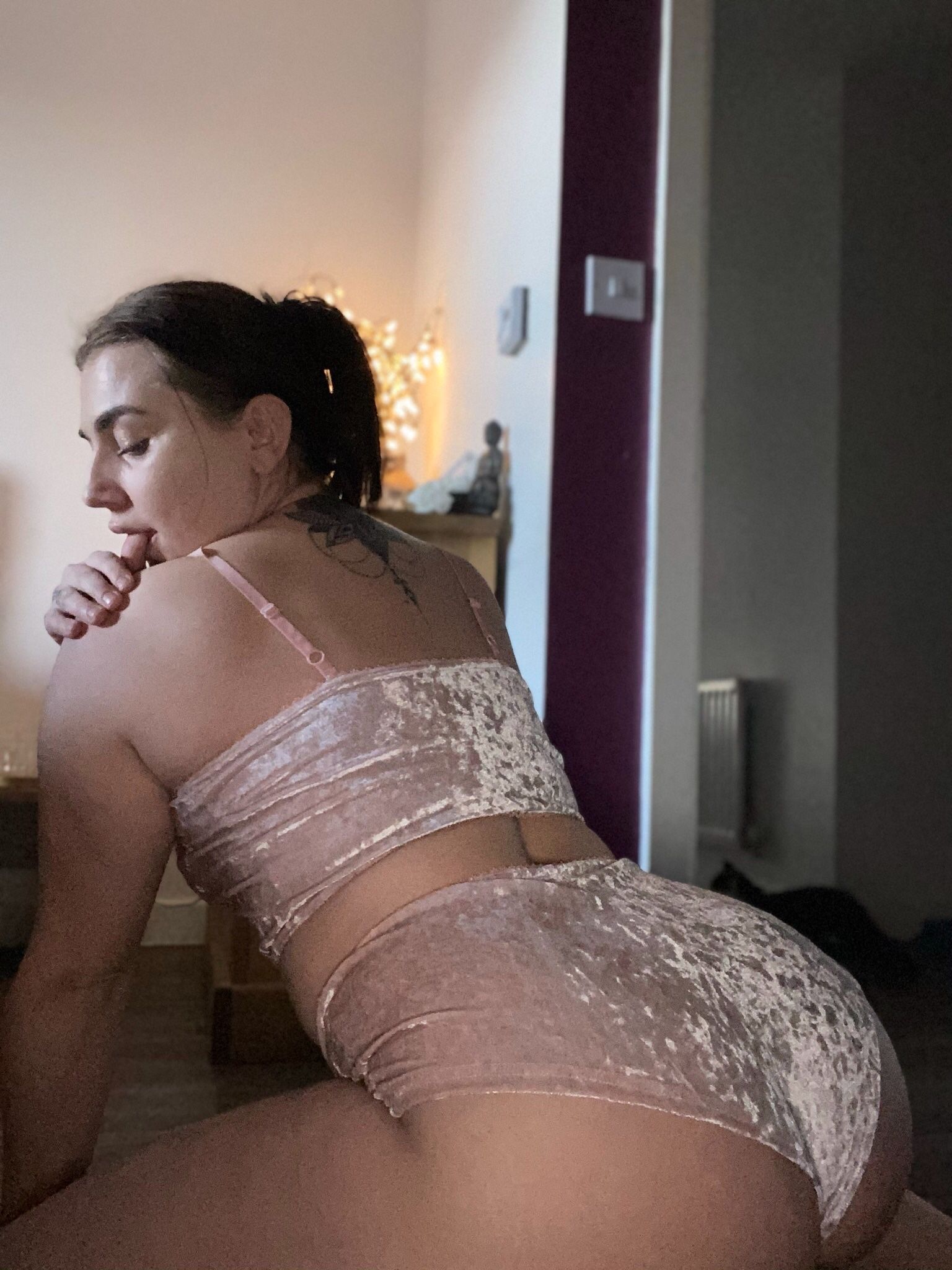 https://cdn.adultwork.com/gallery/G12/8379336.jpg