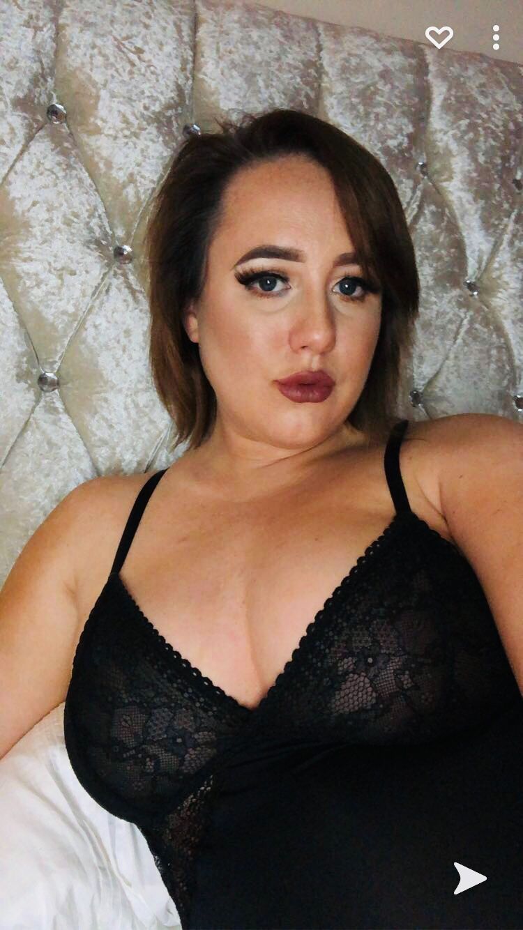 https://cdn.adultwork.com/gallery/G12/8379942.jpg