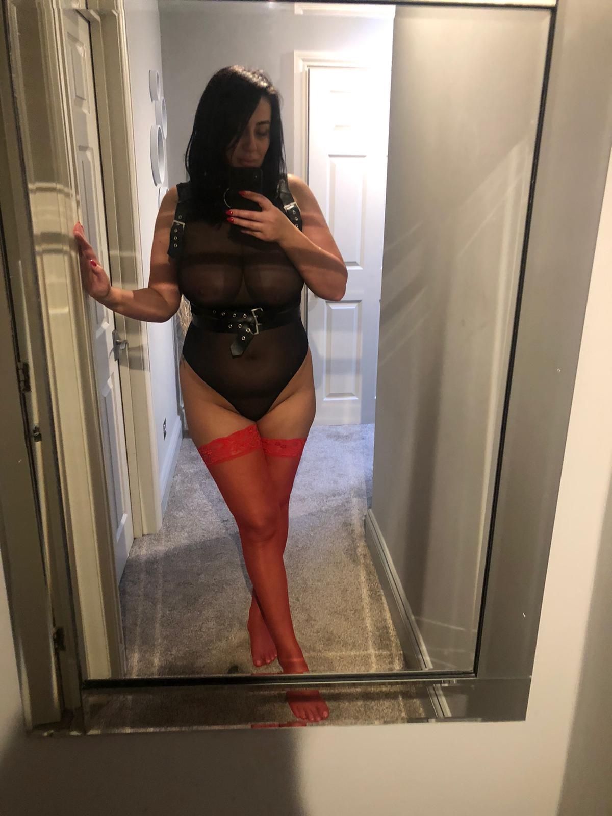 https://cdn.adultwork.com/gallery/G12/8381050.jpg