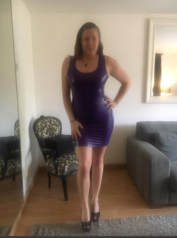 https://cdn.adultwork.com/gallery/G12/8381088.jpg