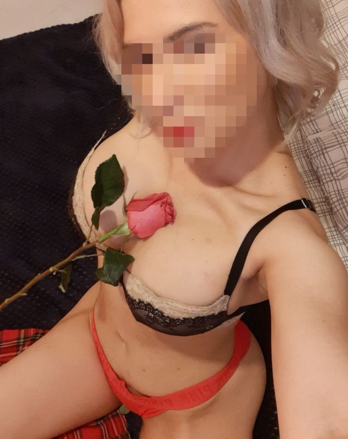 https://cdn.adultwork.com/gallery/G12/8381602.jpg