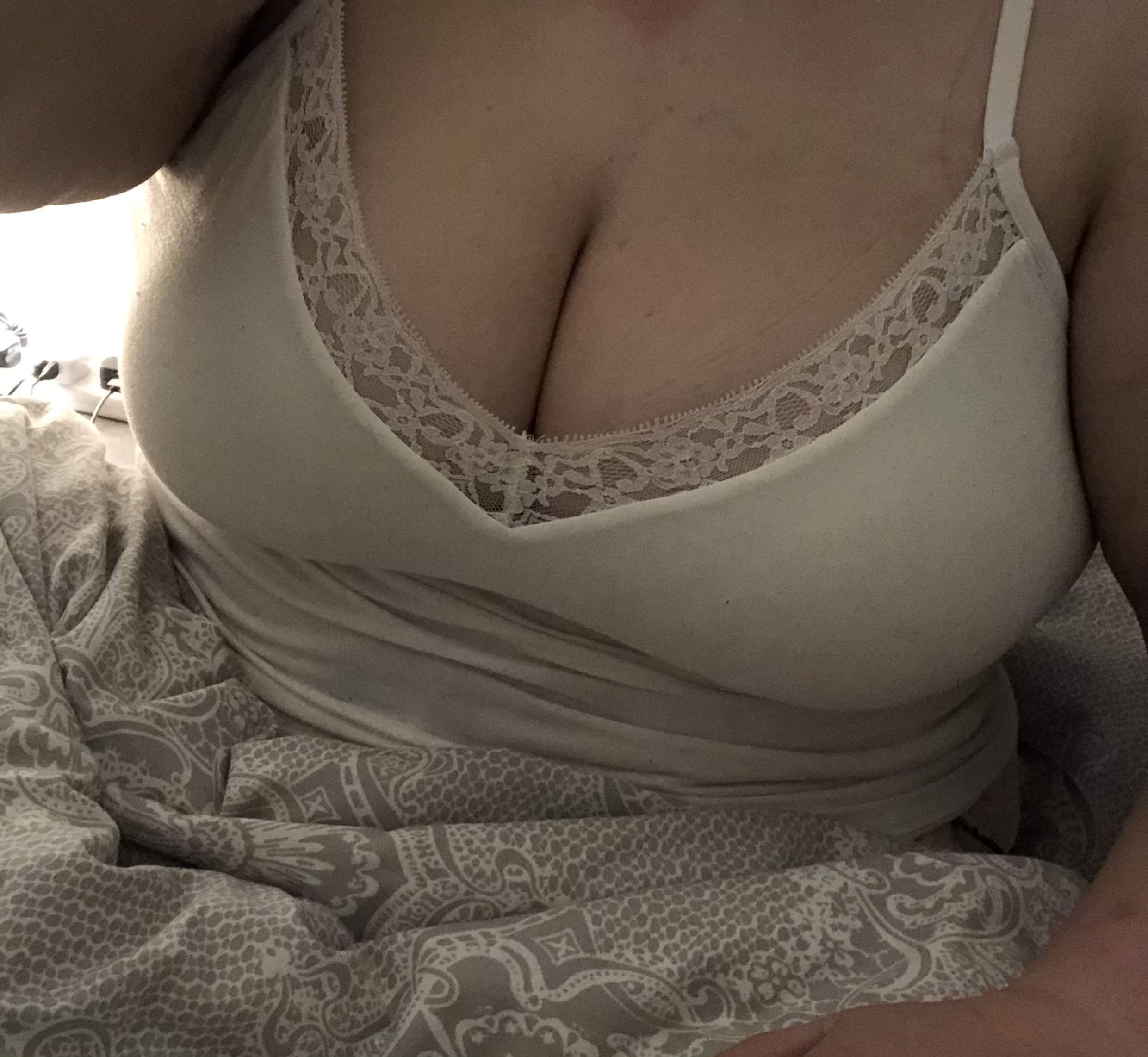 https://cdn.adultwork.com/gallery/G12/8381809.jpg