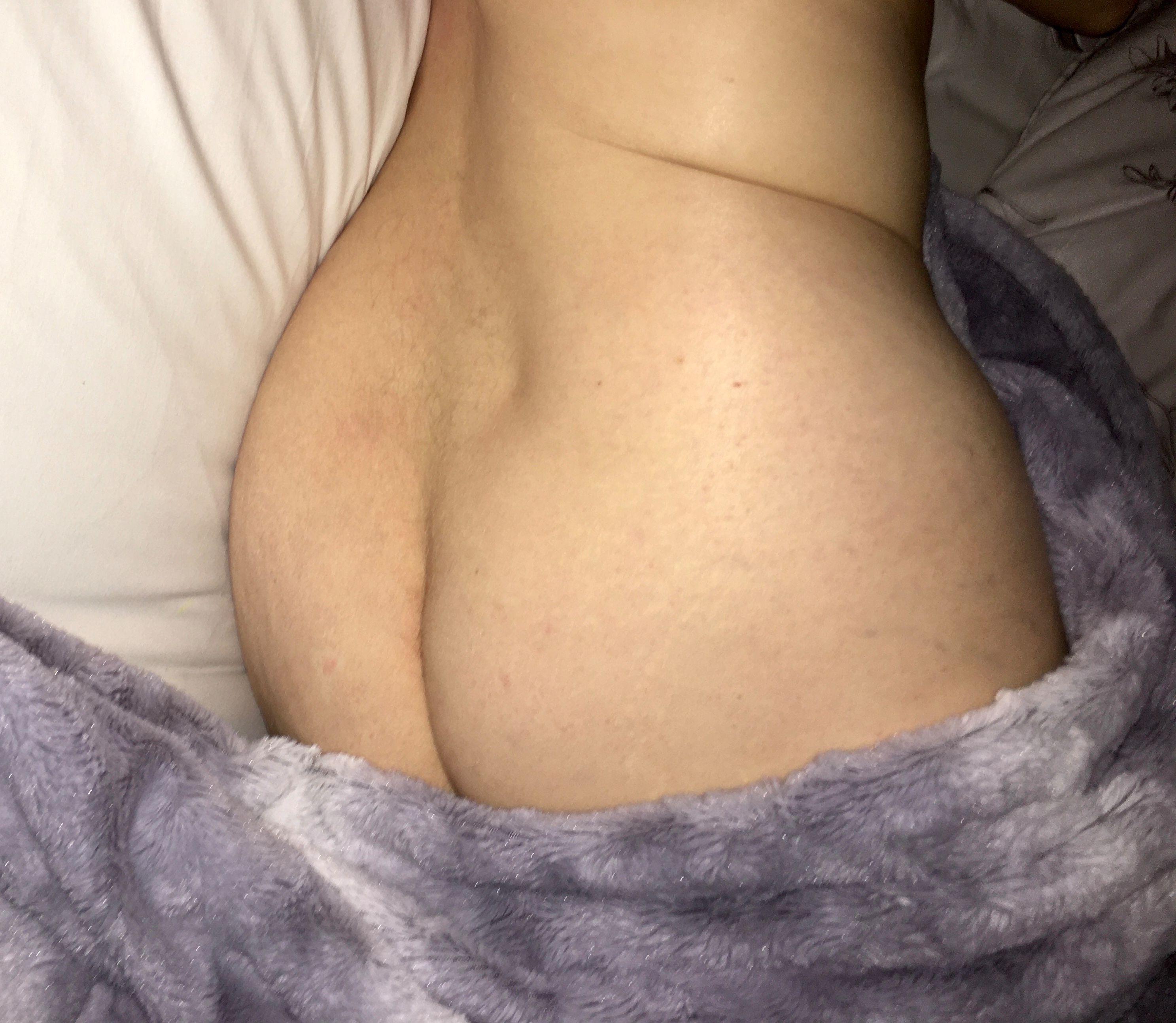 https://cdn.adultwork.com/gallery/G12/8382321.jpg