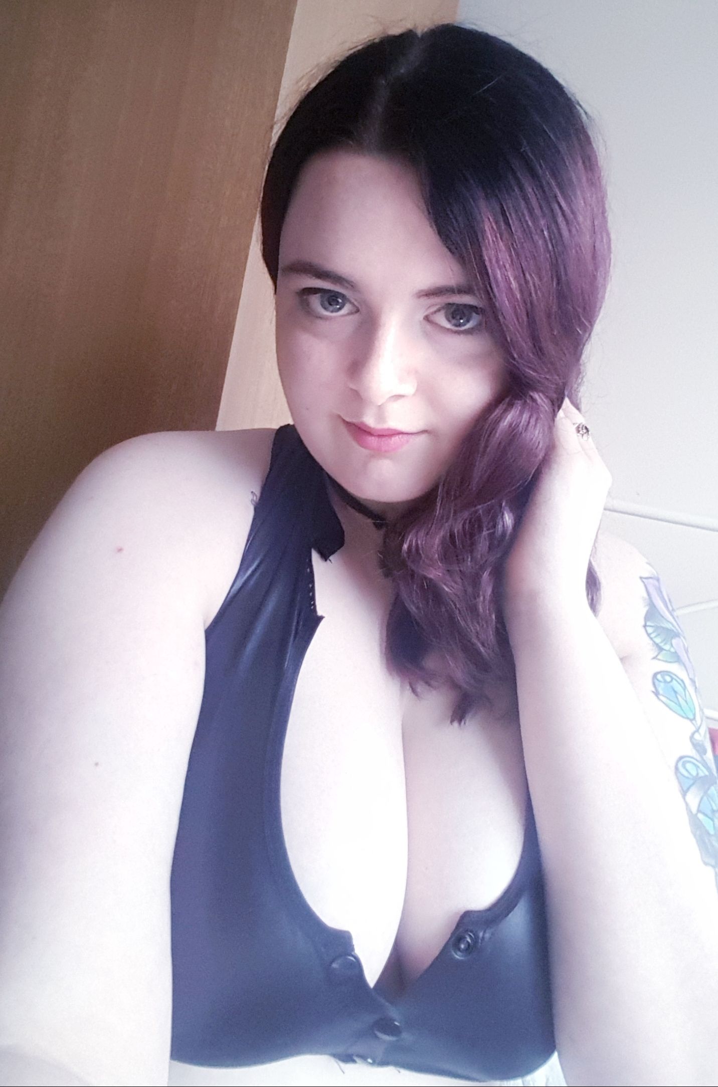 https://cdn.adultwork.com/gallery/G12/8382702.jpg