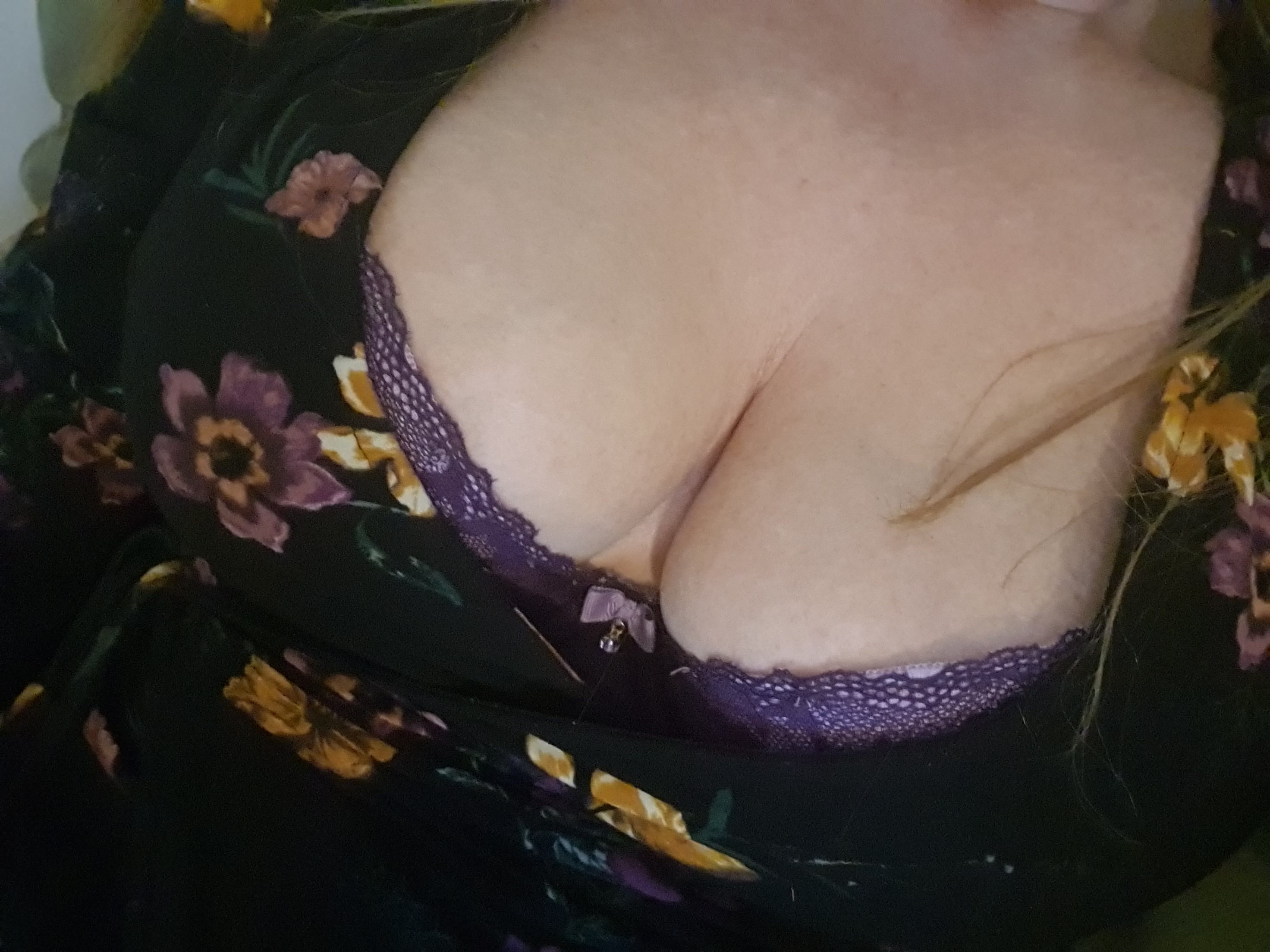 https://cdn.adultwork.com/gallery/G12/8383463.jpg