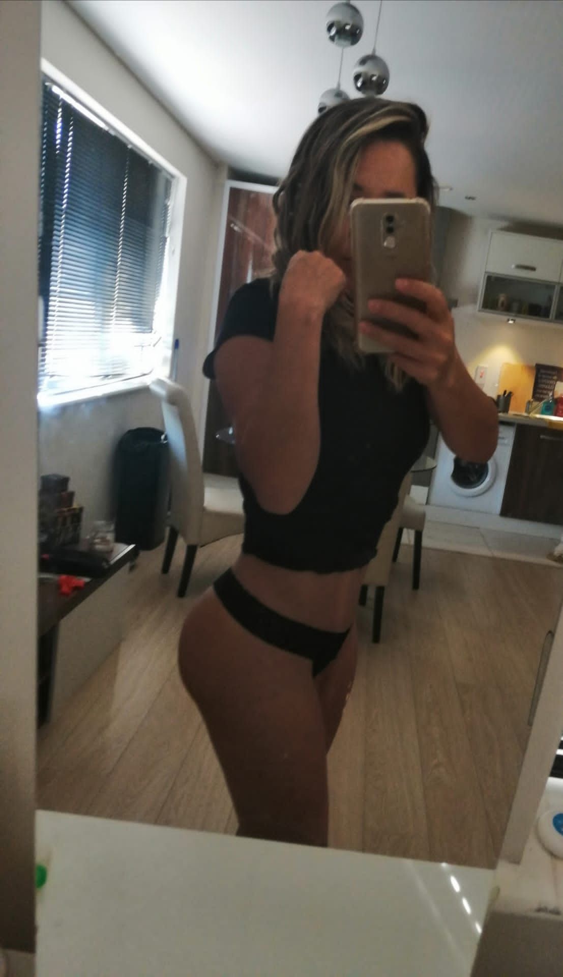 https://cdn.adultwork.com/gallery/G12/8383938.jpg