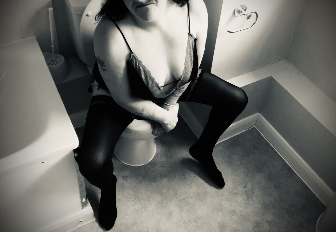 https://cdn.adultwork.com/gallery/G12/8384540.jpg