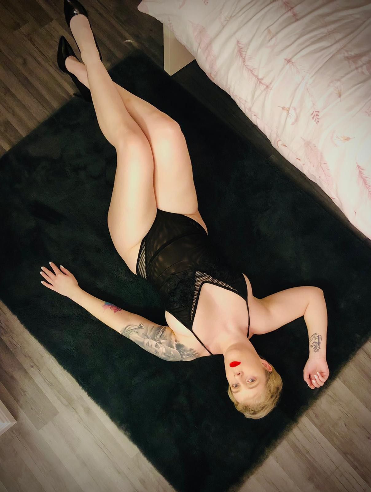 https://cdn.adultwork.com/gallery/G12/8385397.jpg