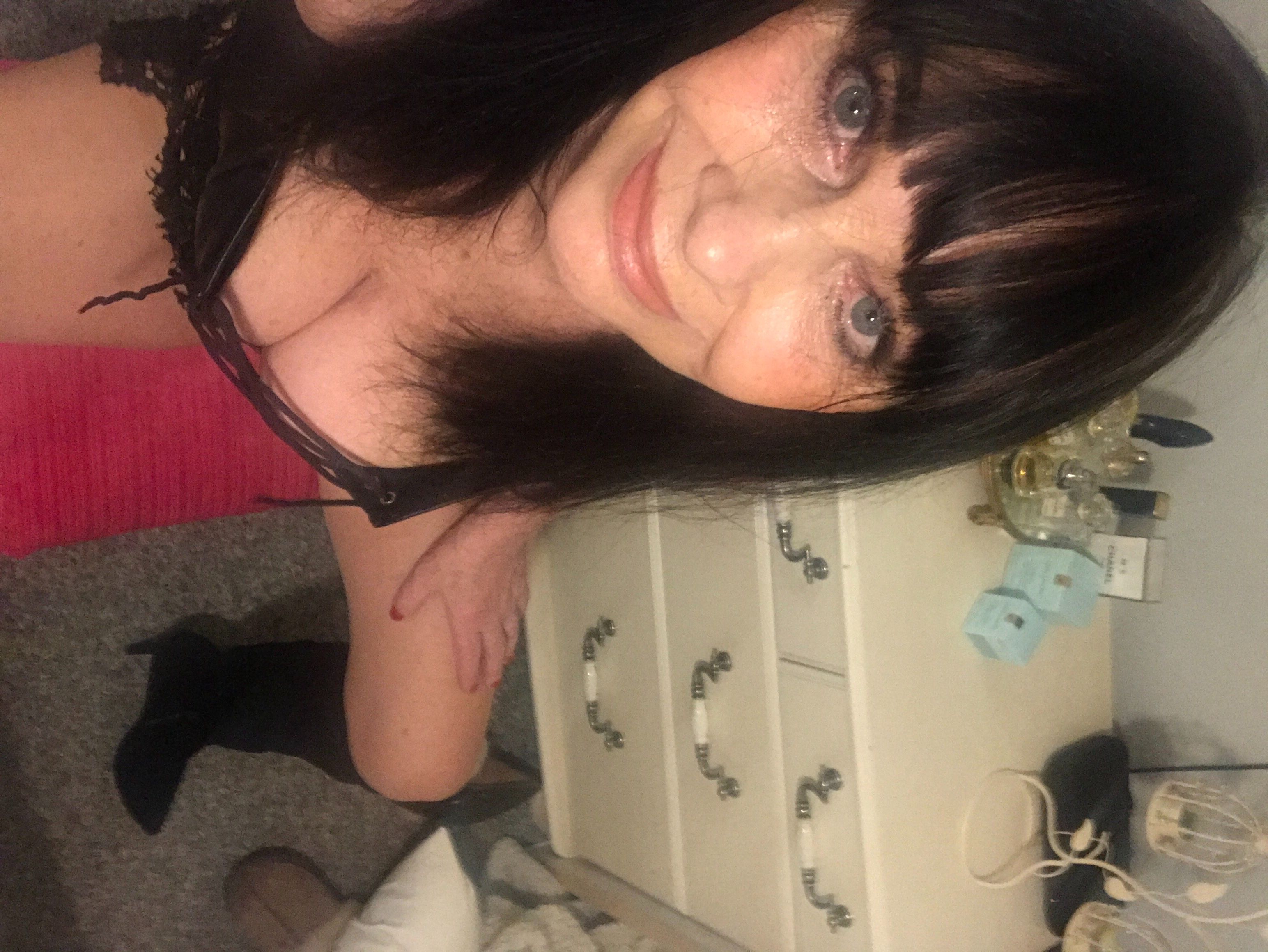 https://cdn.adultwork.com/gallery/G12/8390609.jpg