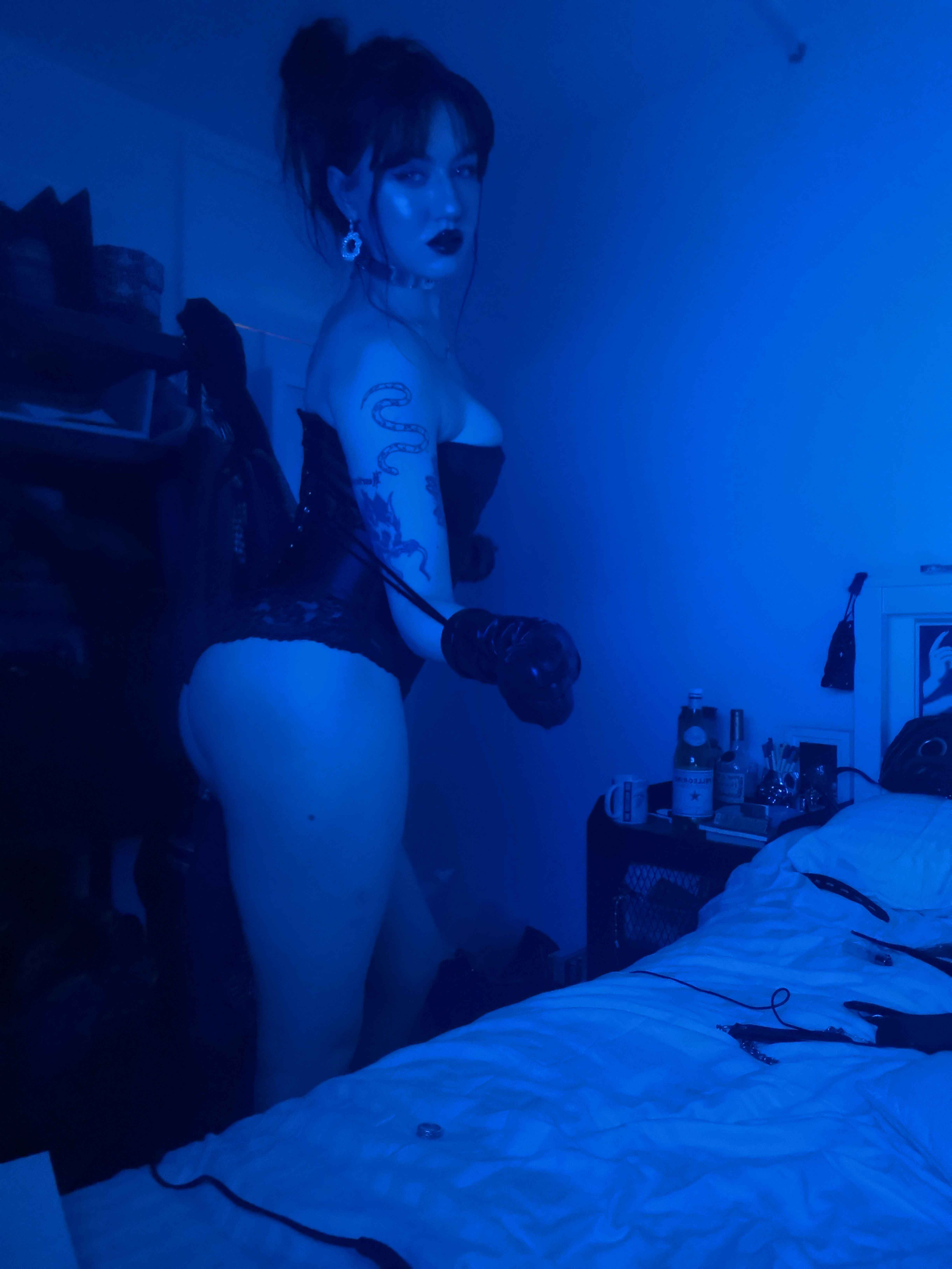 https://cdn.adultwork.com/gallery/G12/8393646.jpg