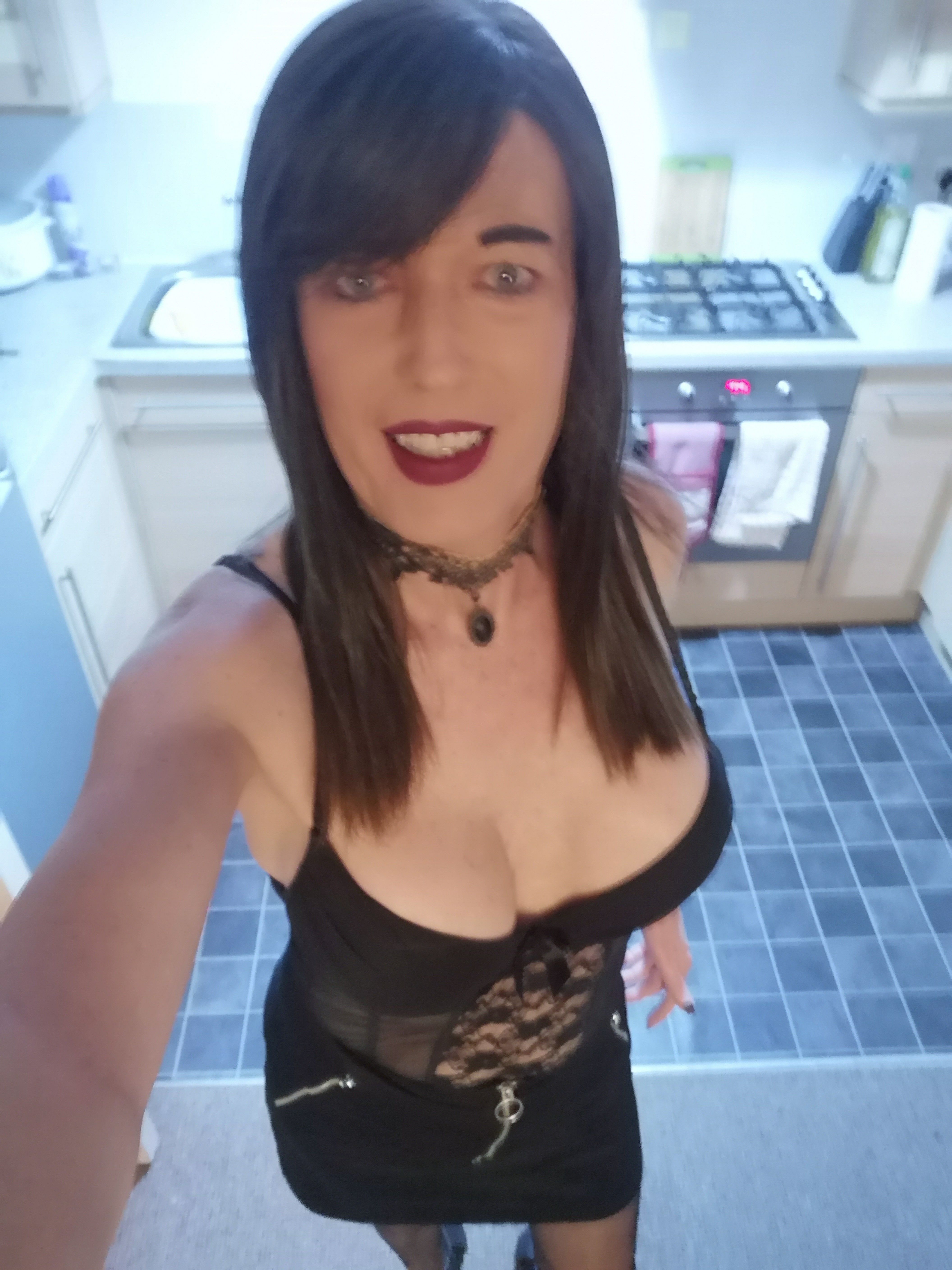 https://cdn.adultwork.com/gallery/G12/8393875.jpg