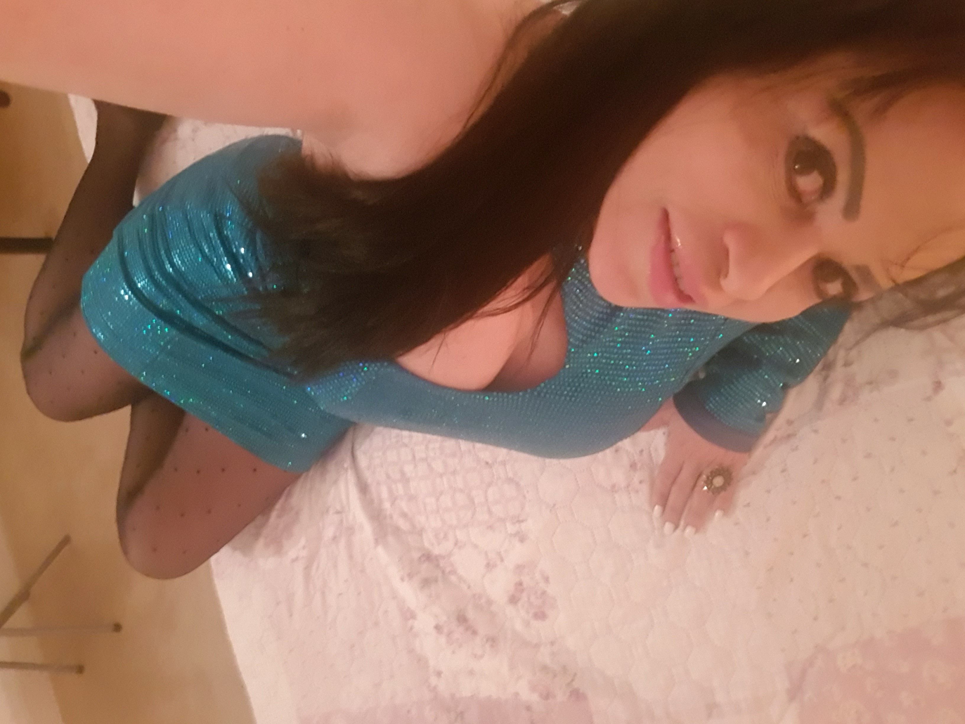 https://cdn.adultwork.com/gallery/G12/8397500.jpg