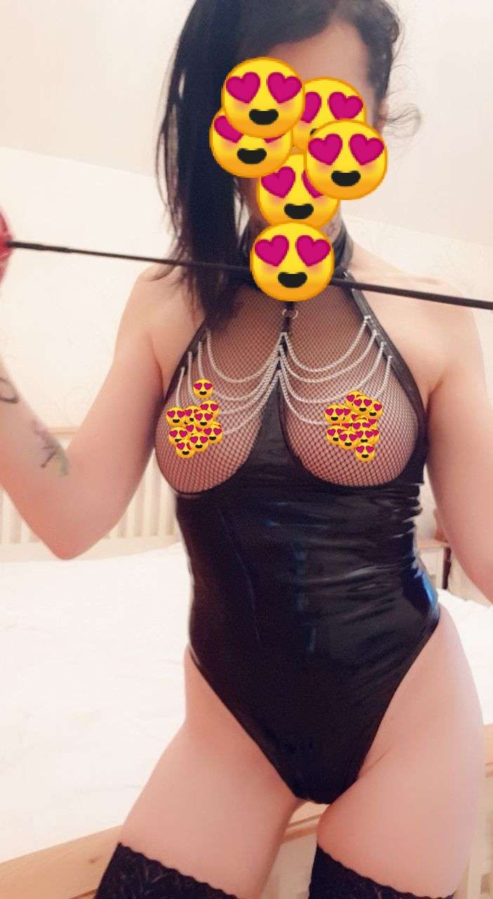 https://cdn.adultwork.com/gallery/G12/8398140.jpg