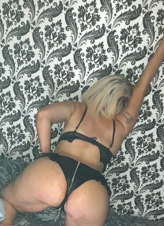 https://cdn.adultwork.com/gallery/G12/8398538.jpg