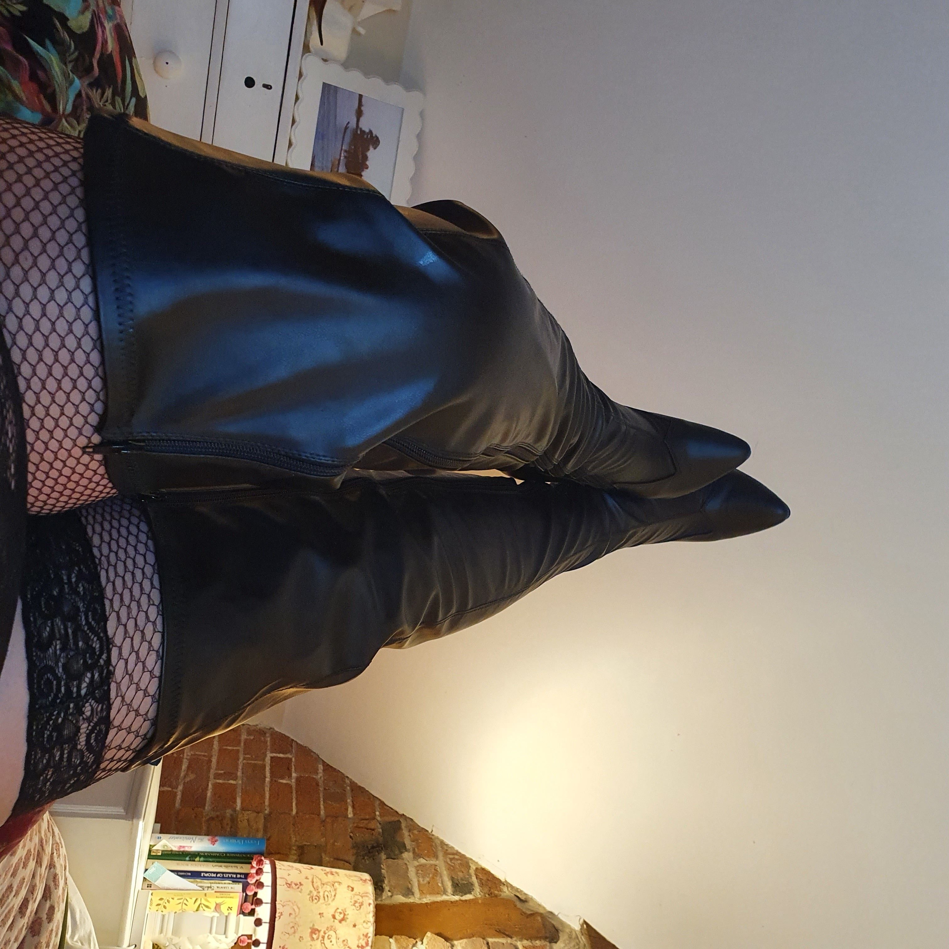 https://cdn.adultwork.com/gallery/G12/8400339.jpg