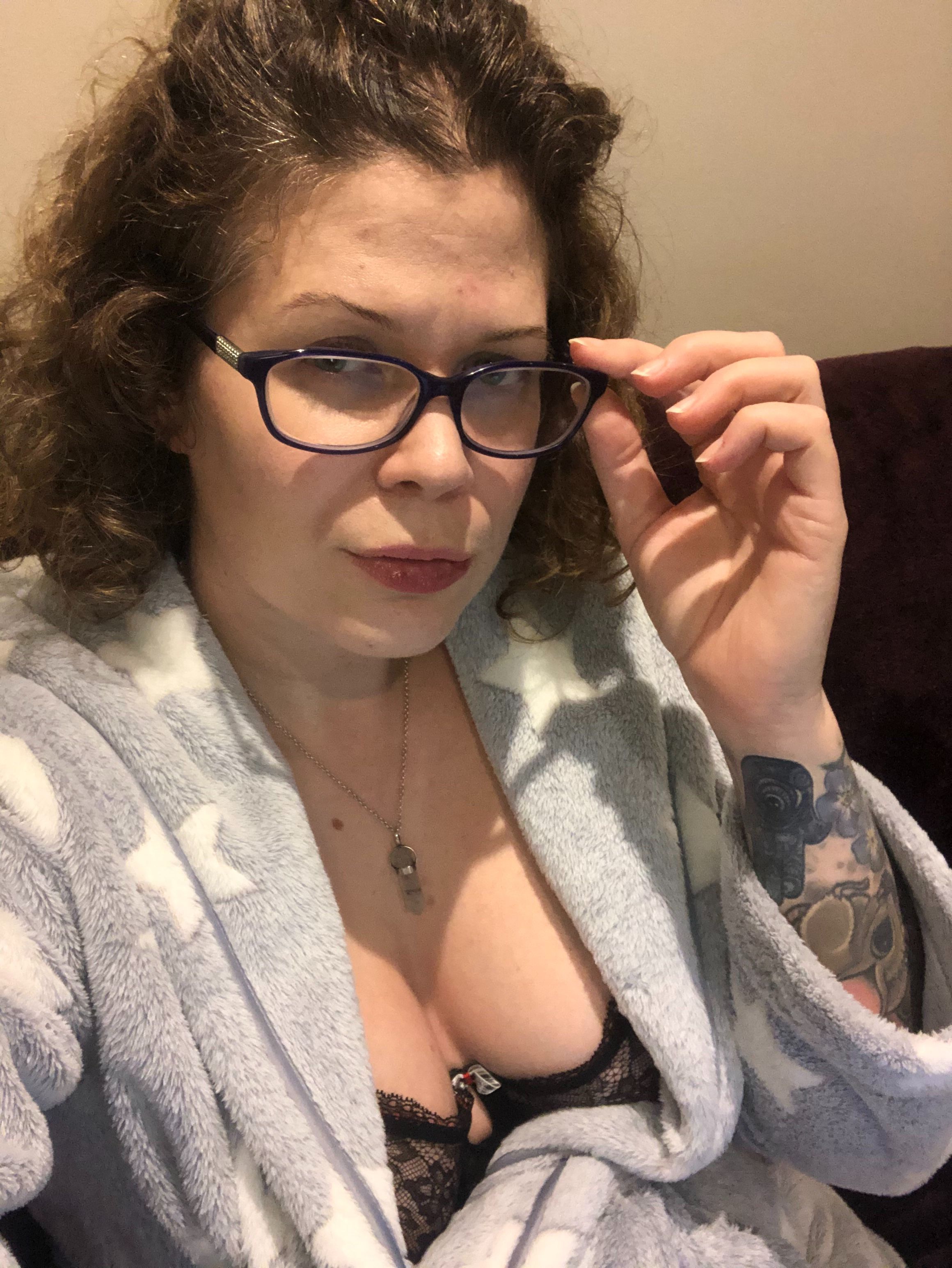 https://cdn.adultwork.com/gallery/G12/8400360.jpg