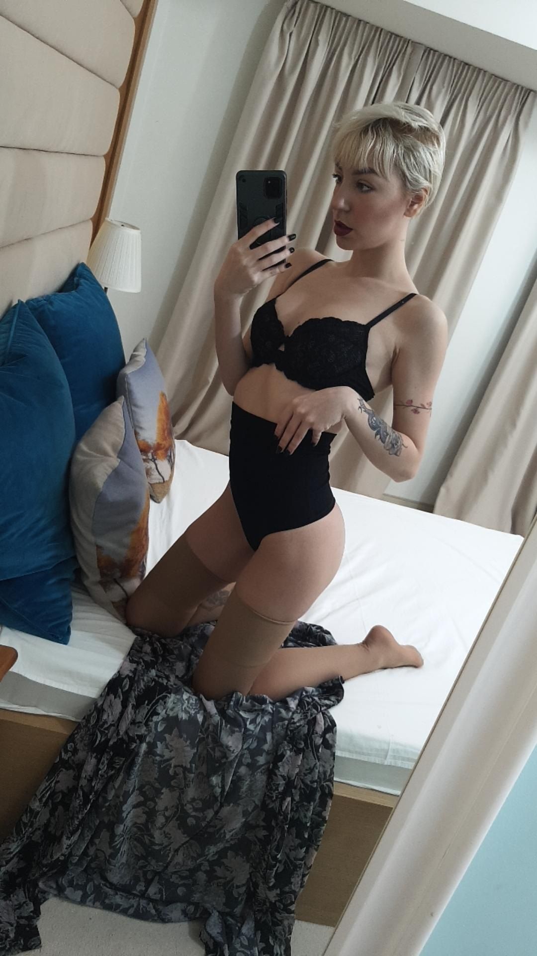 https://cdn.adultwork.com/gallery/G12/8400894.jpg