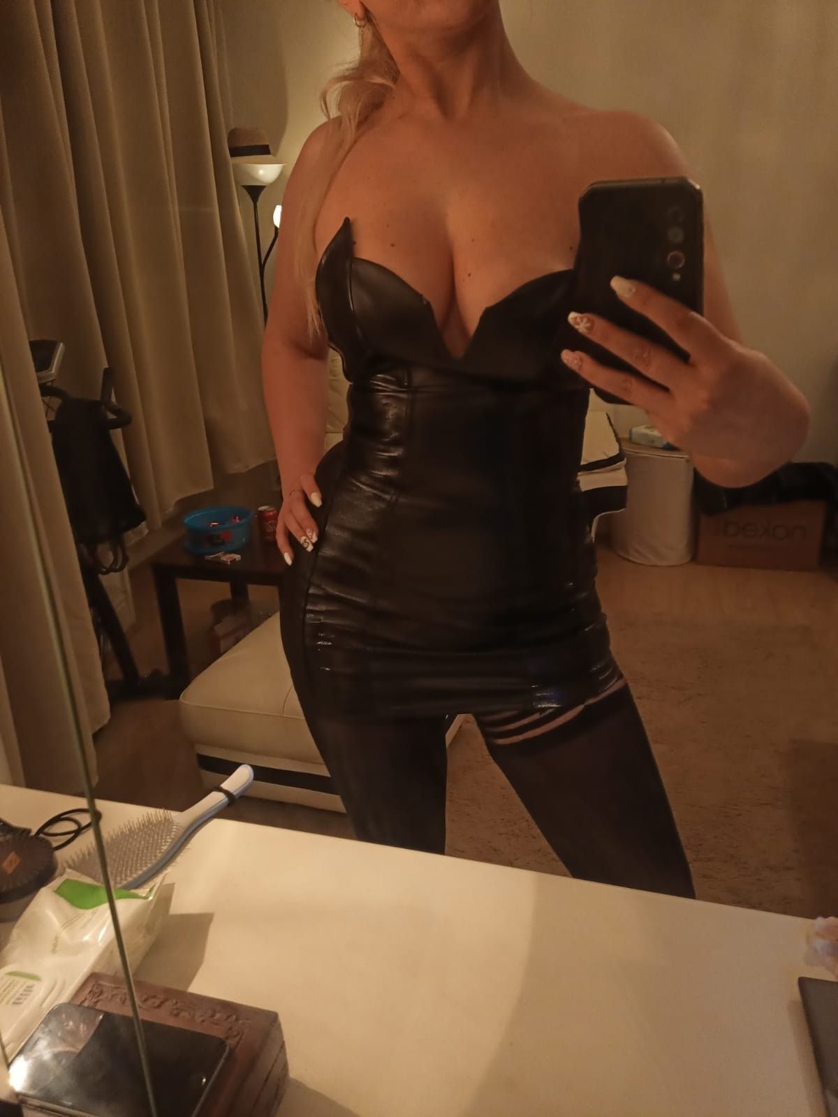 https://cdn.adultwork.com/gallery/G12/8402588.jpg