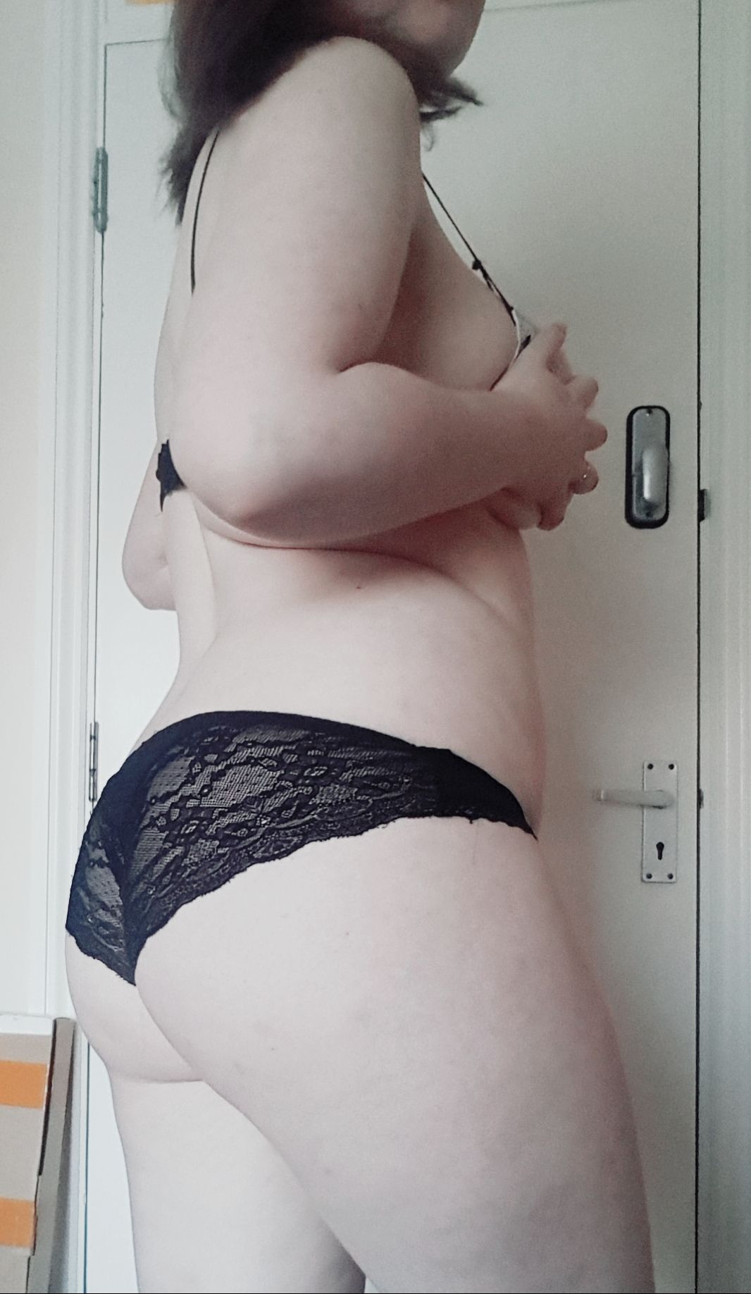 https://cdn.adultwork.com/gallery/G12/8404502.jpg