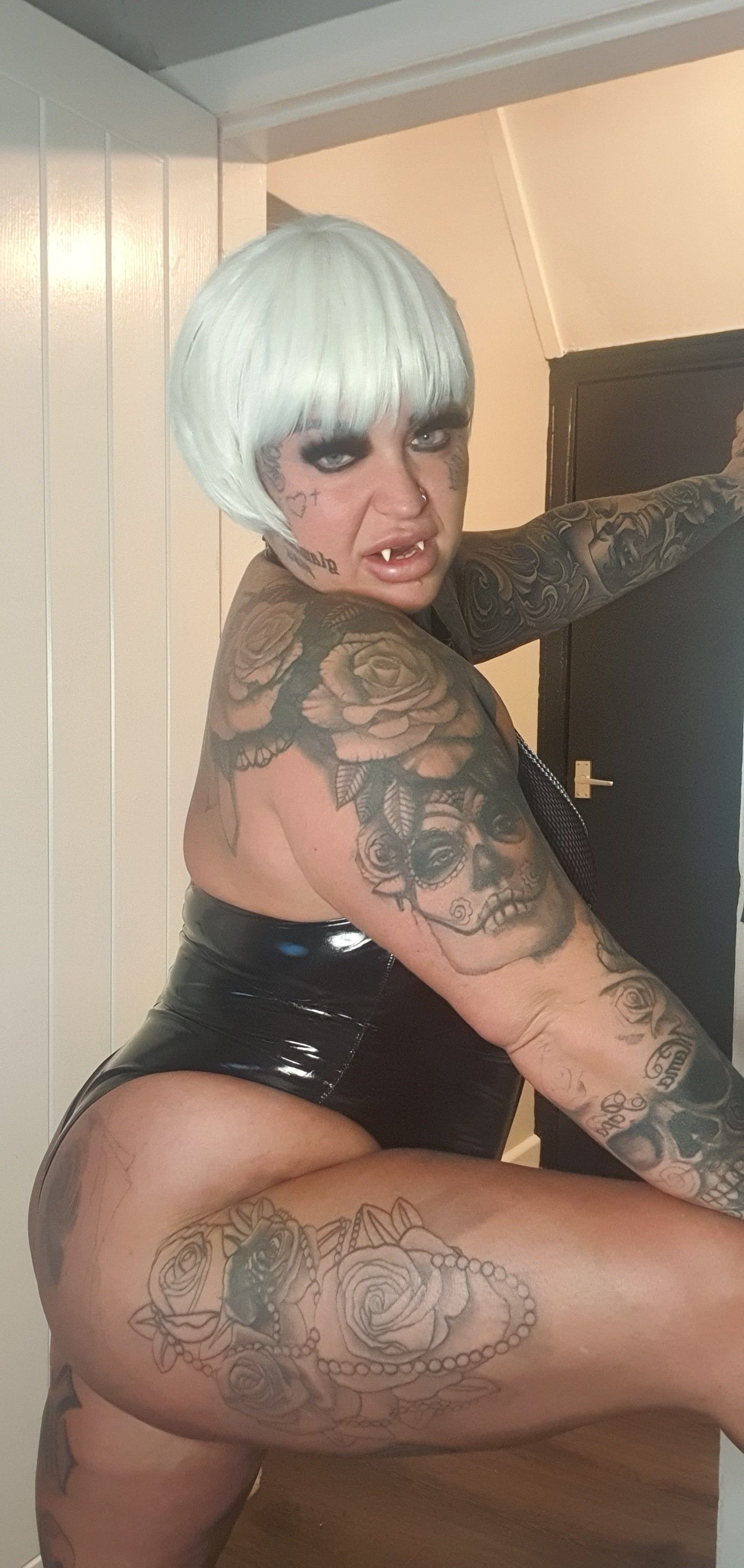 https://cdn.adultwork.com/gallery/G12/8406179.jpg