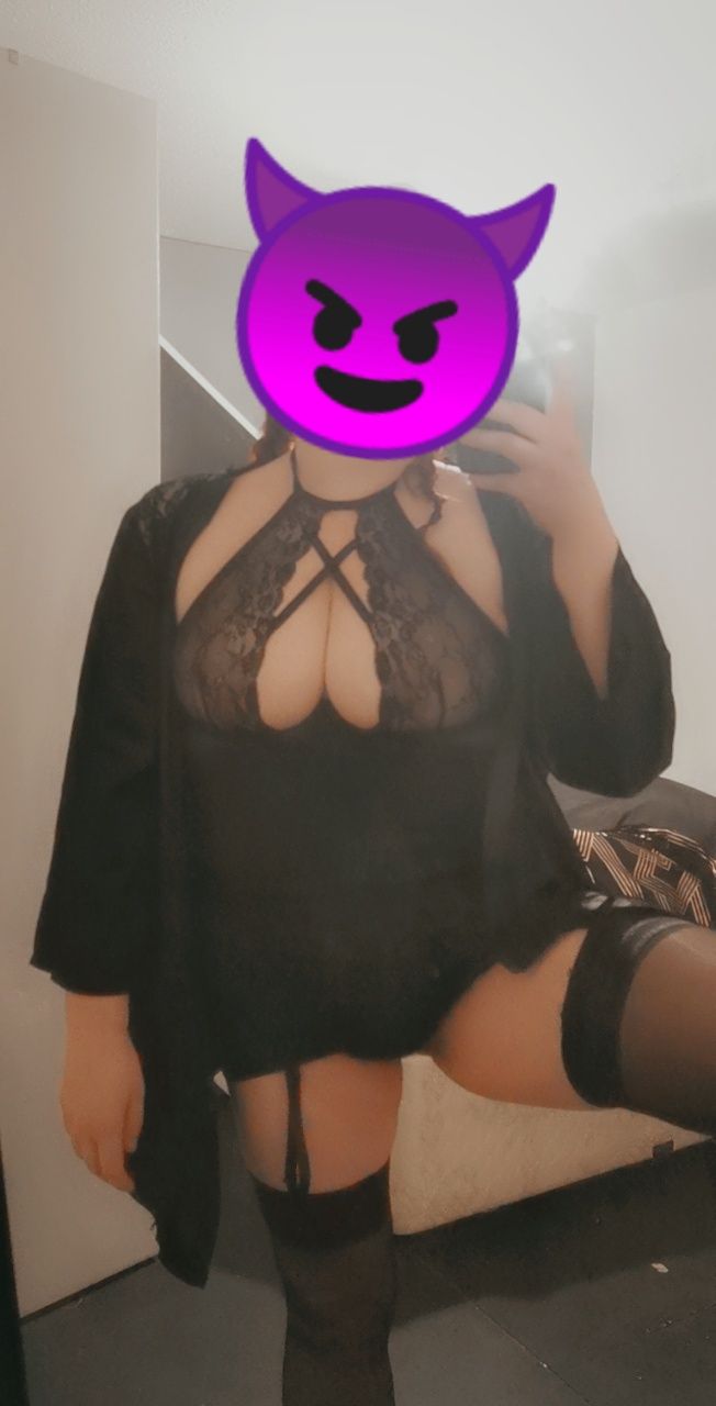 https://cdn.adultwork.com/gallery/G12/8408066.jpg