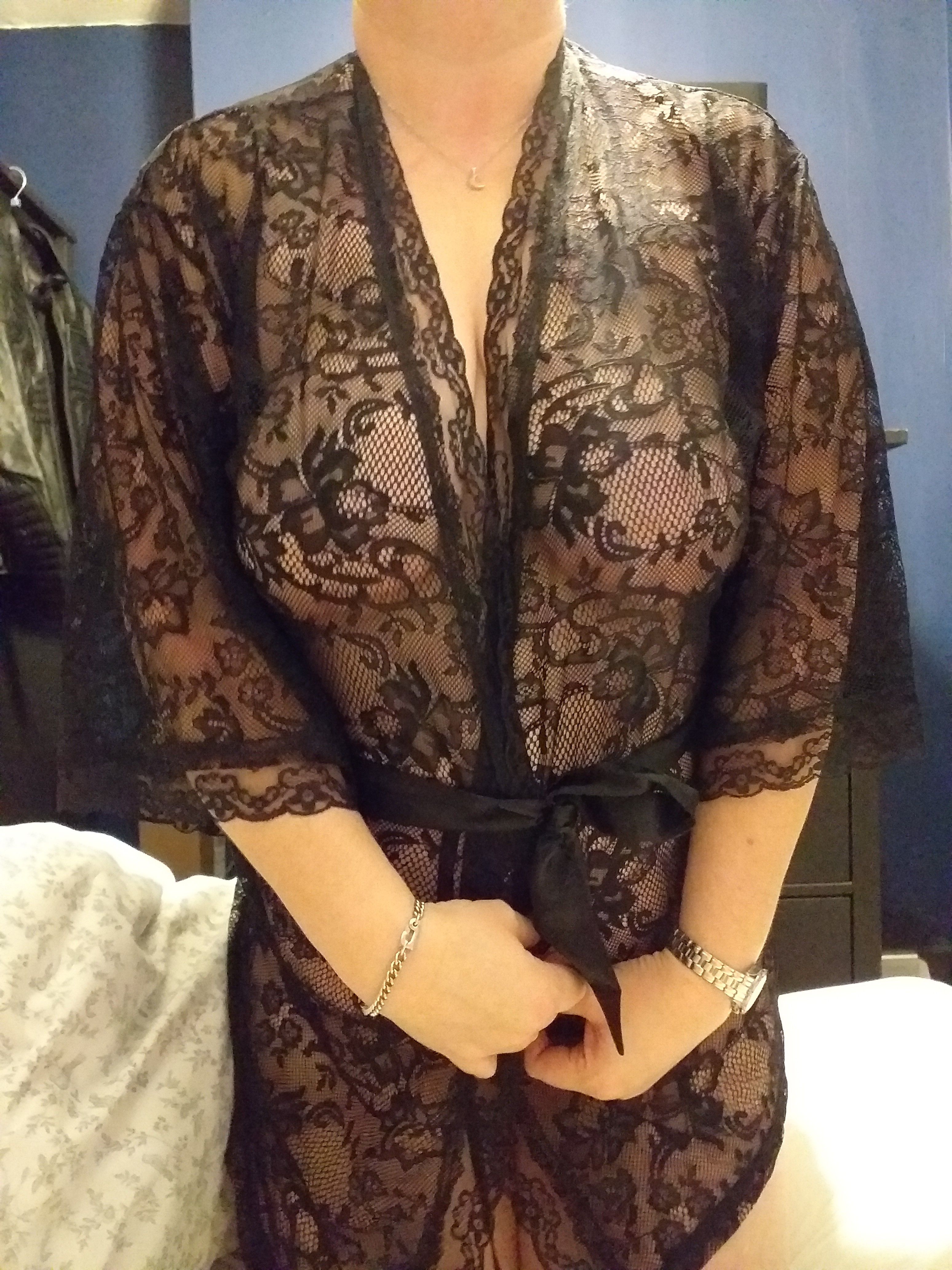 https://cdn.adultwork.com/gallery/G12/8408375.jpg