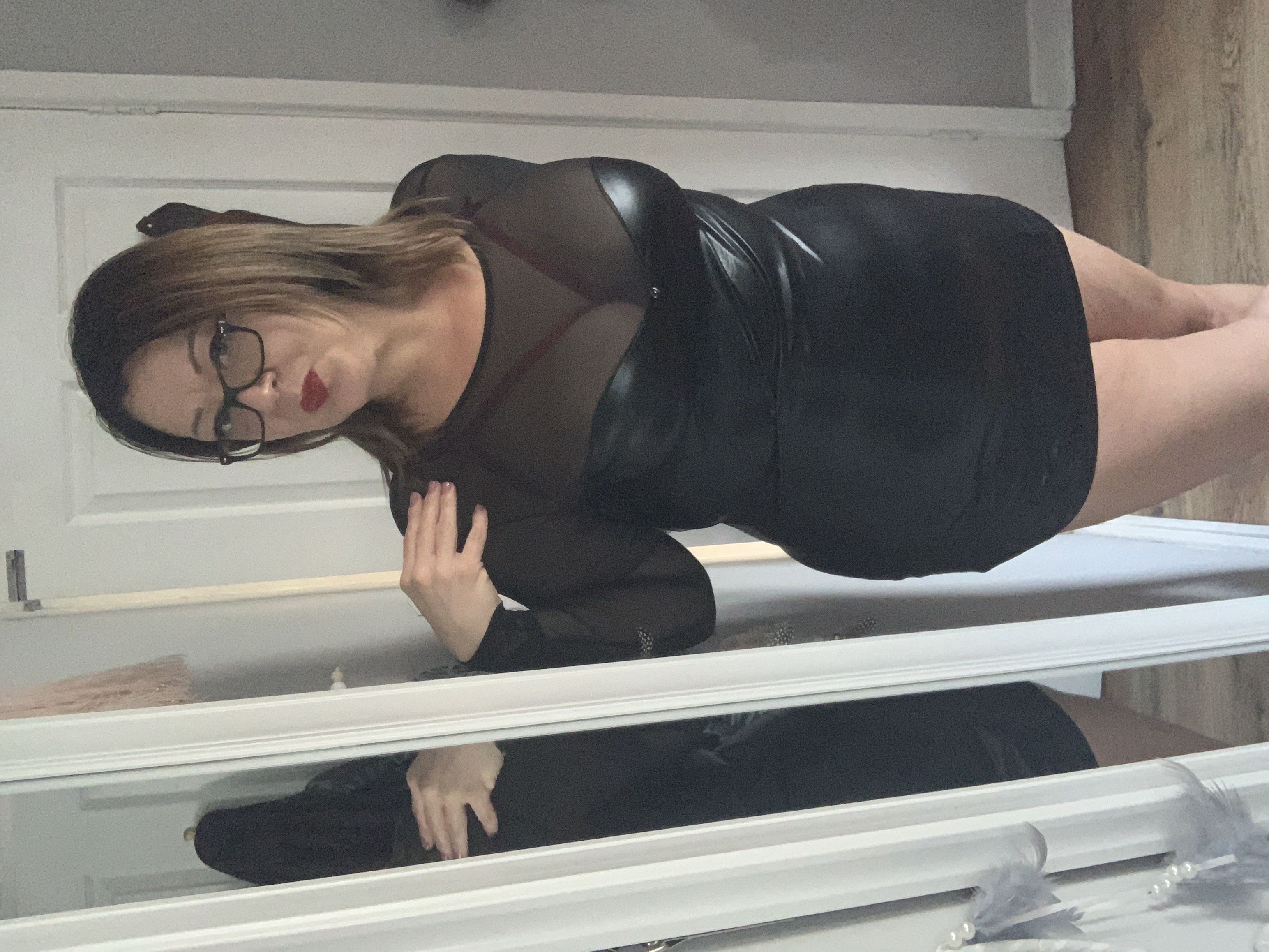 https://cdn.adultwork.com/gallery/G12/8411356.jpg