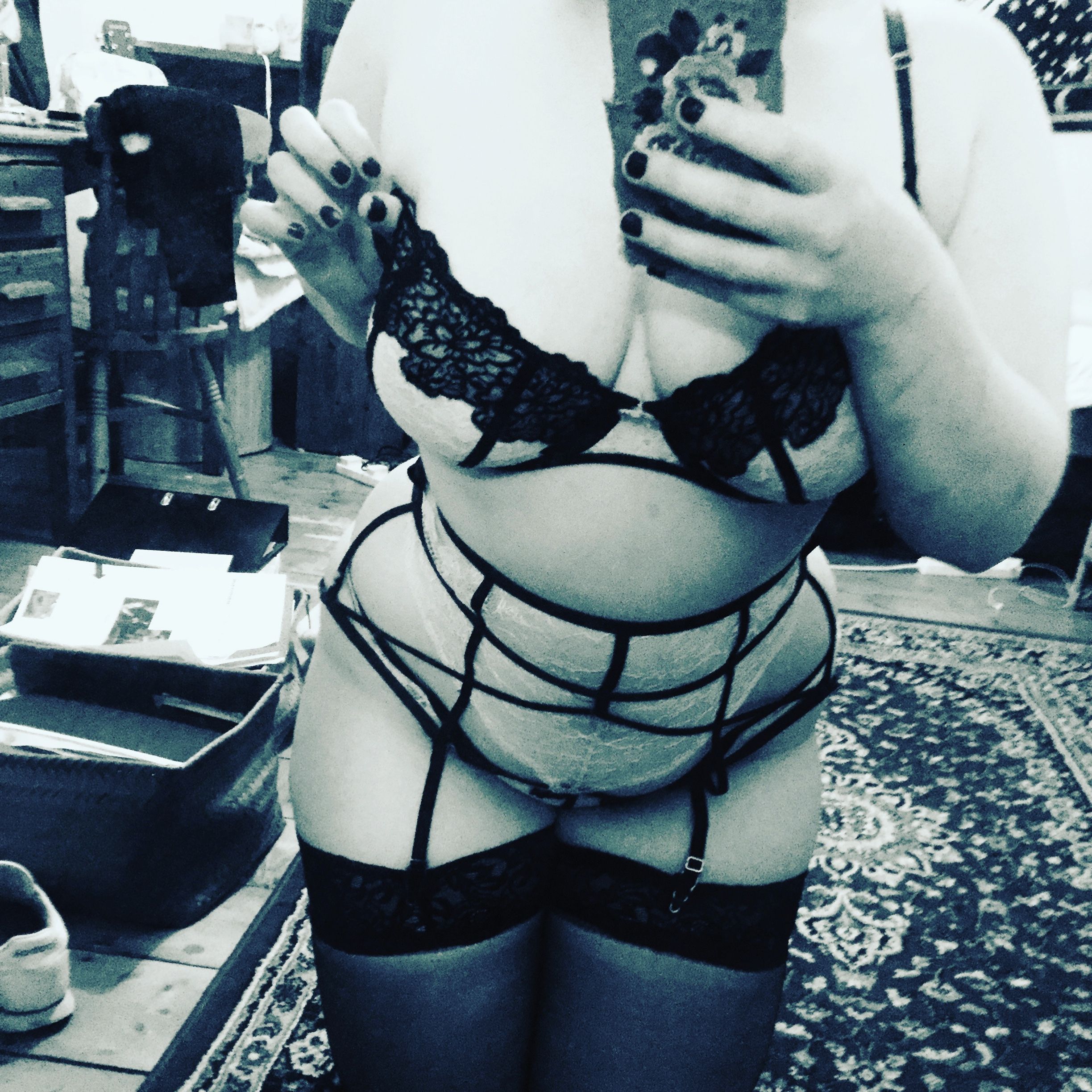 https://cdn.adultwork.com/gallery/G12/8412478.jpg