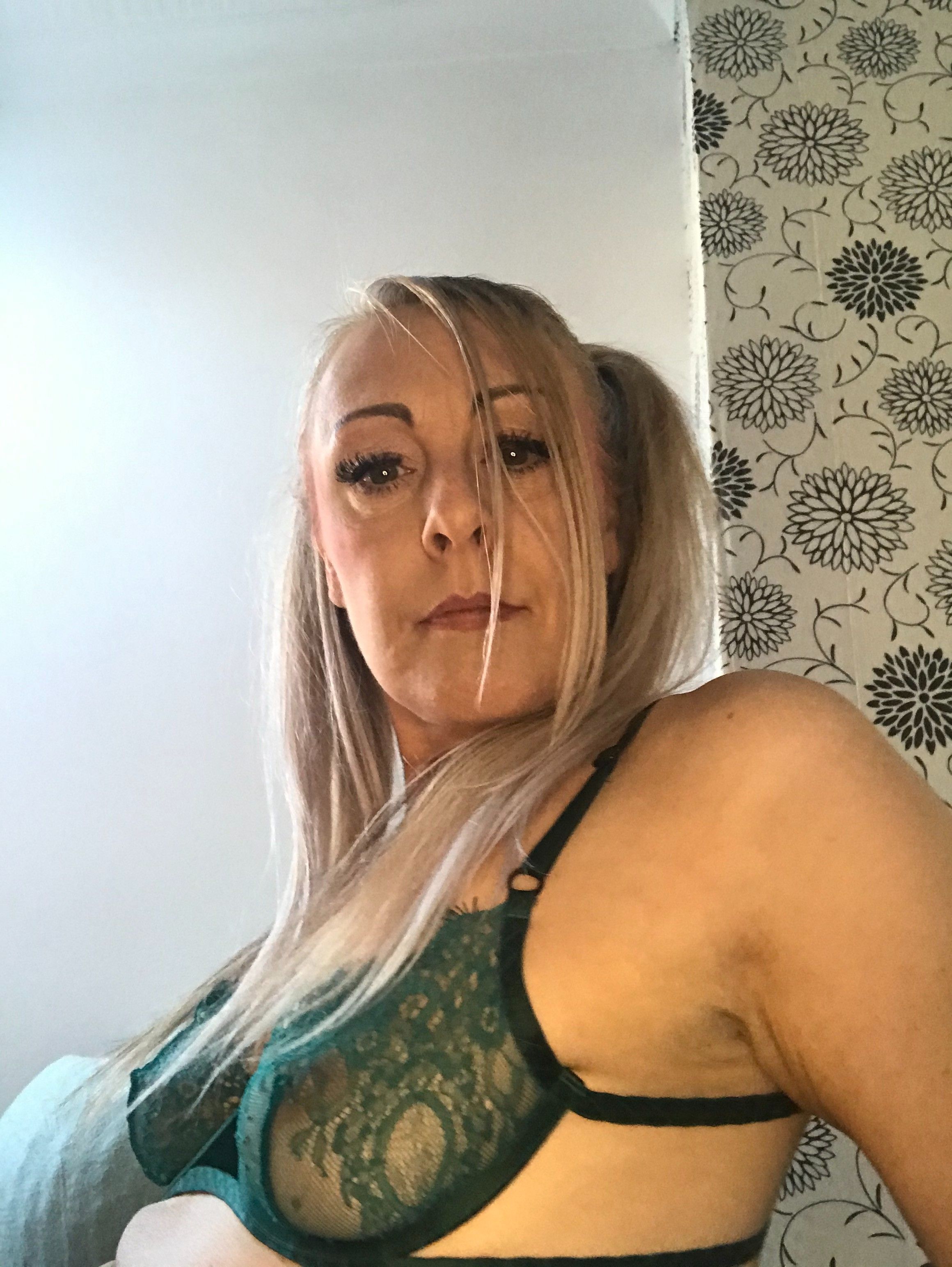 https://cdn.adultwork.com/gallery/G12/8416558.jpg