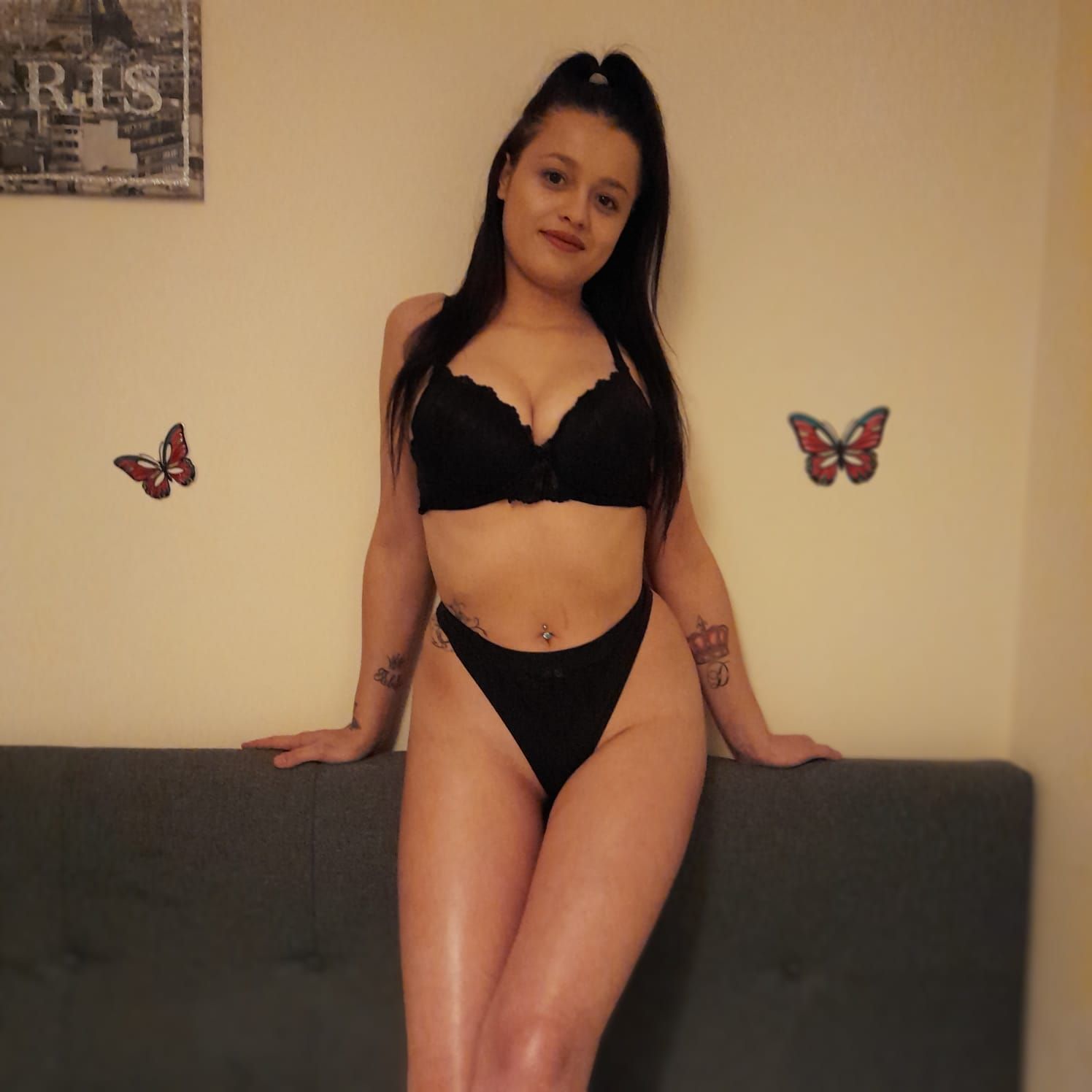 https://cdn.adultwork.com/gallery/G12/8422233.jpg