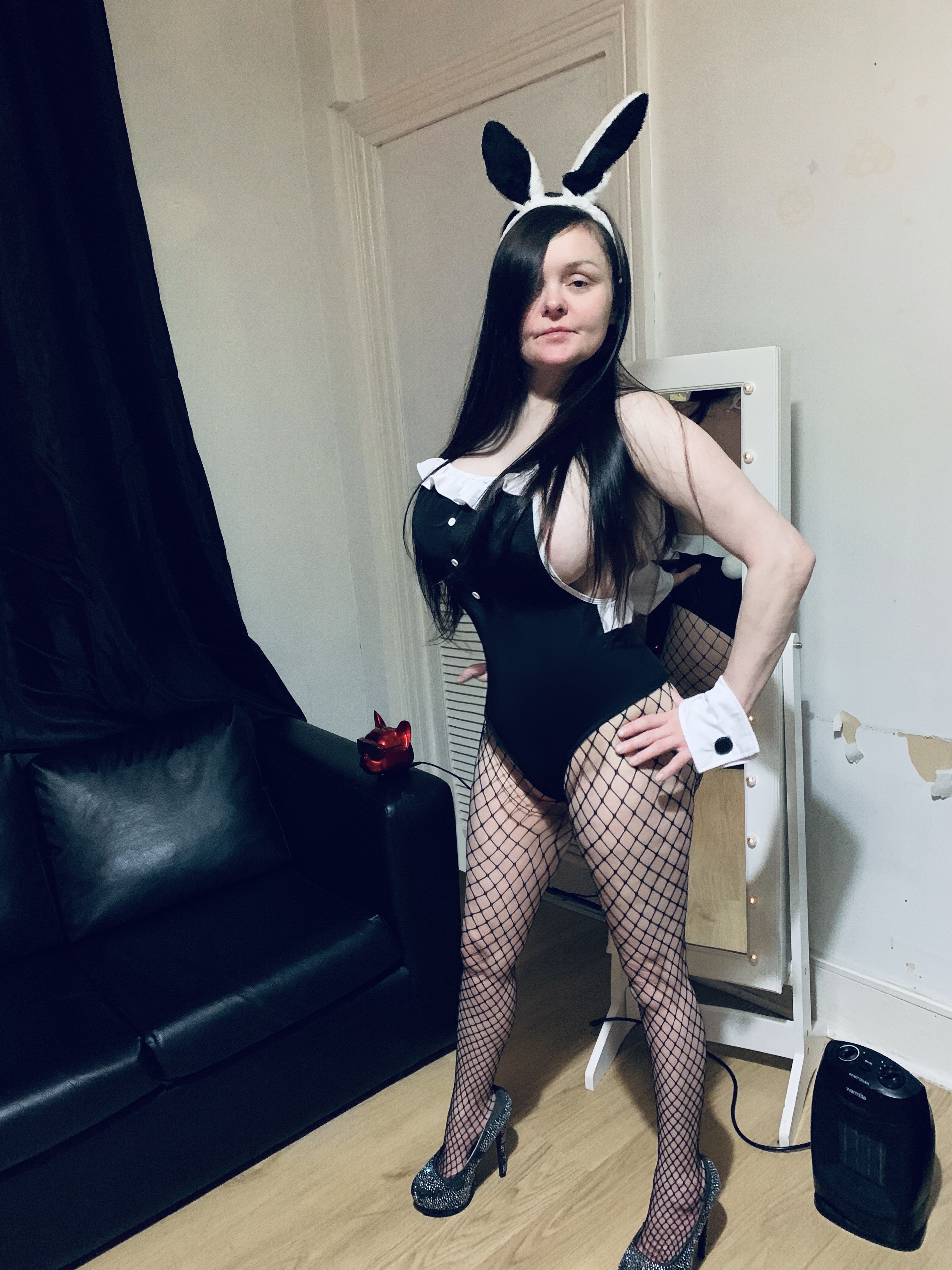 https://cdn.adultwork.com/gallery/G12/8424243.jpg