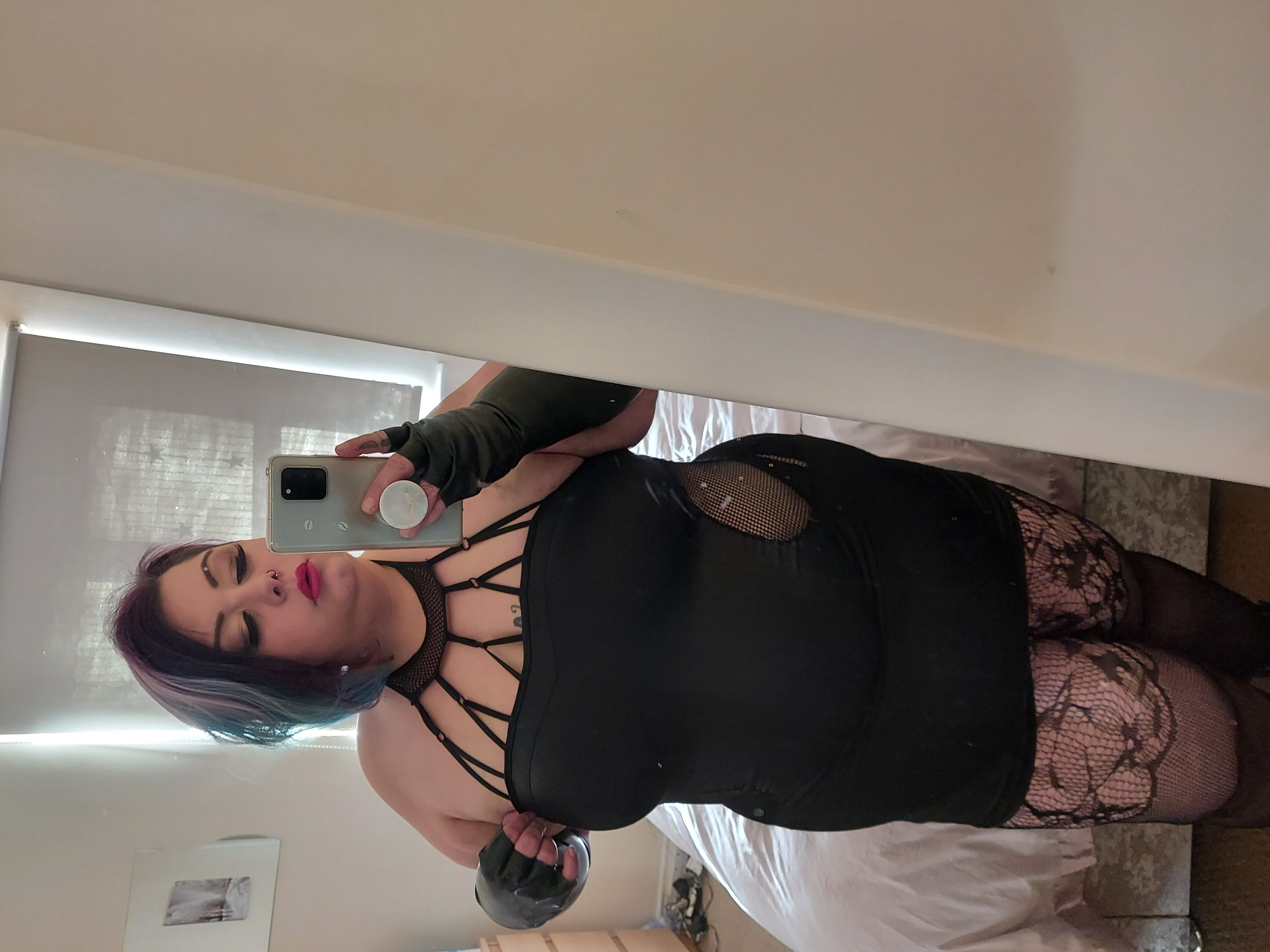 https://cdn.adultwork.com/gallery/G12/8424324.jpg