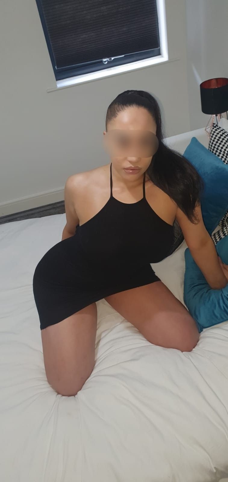 https://cdn.adultwork.com/gallery/G12/8424850.jpg