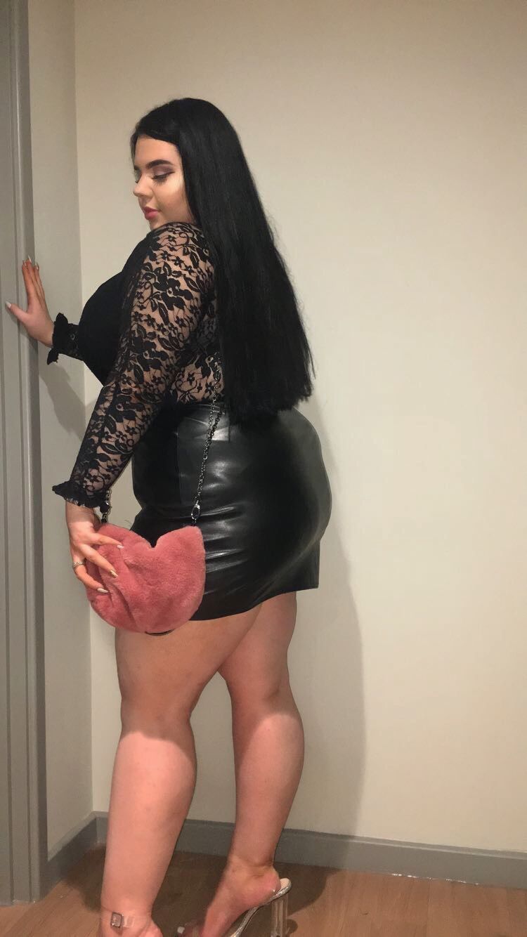 https://cdn.adultwork.com/gallery/G12/8425310.jpg