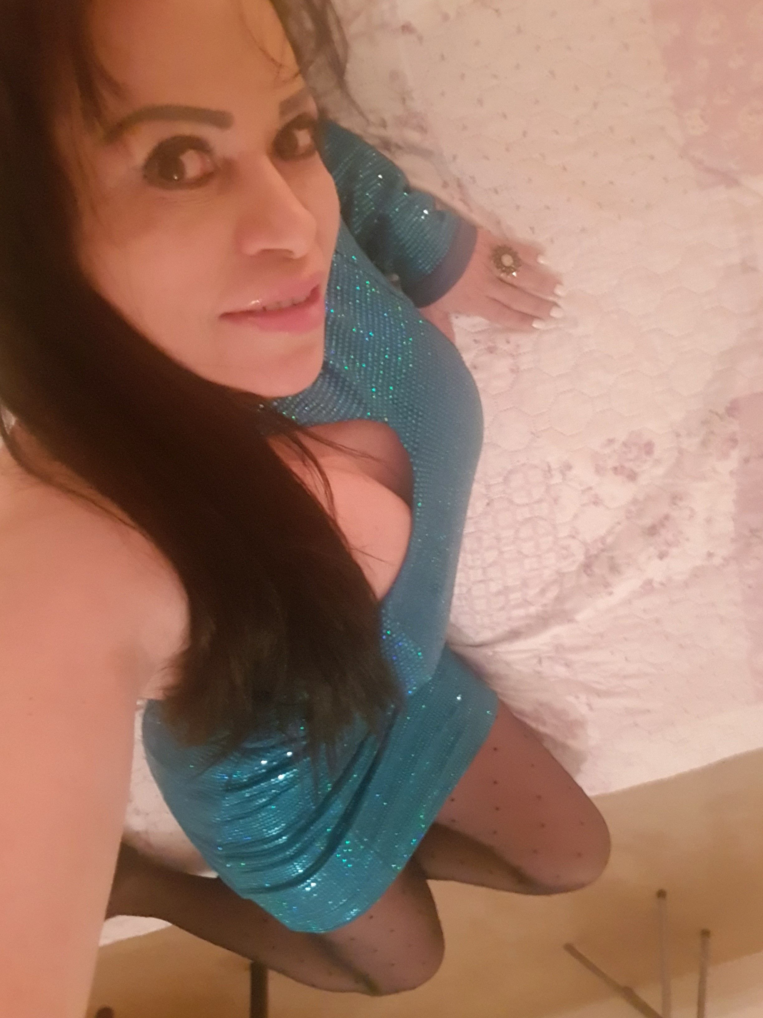 https://cdn.adultwork.com/gallery/G12/8434397.jpg