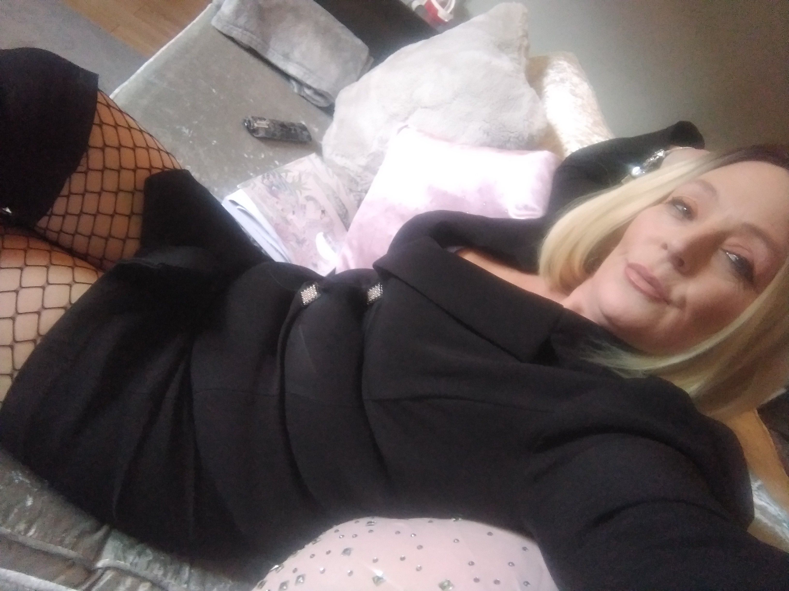 https://cdn.adultwork.com/gallery/G12/8440513.jpg