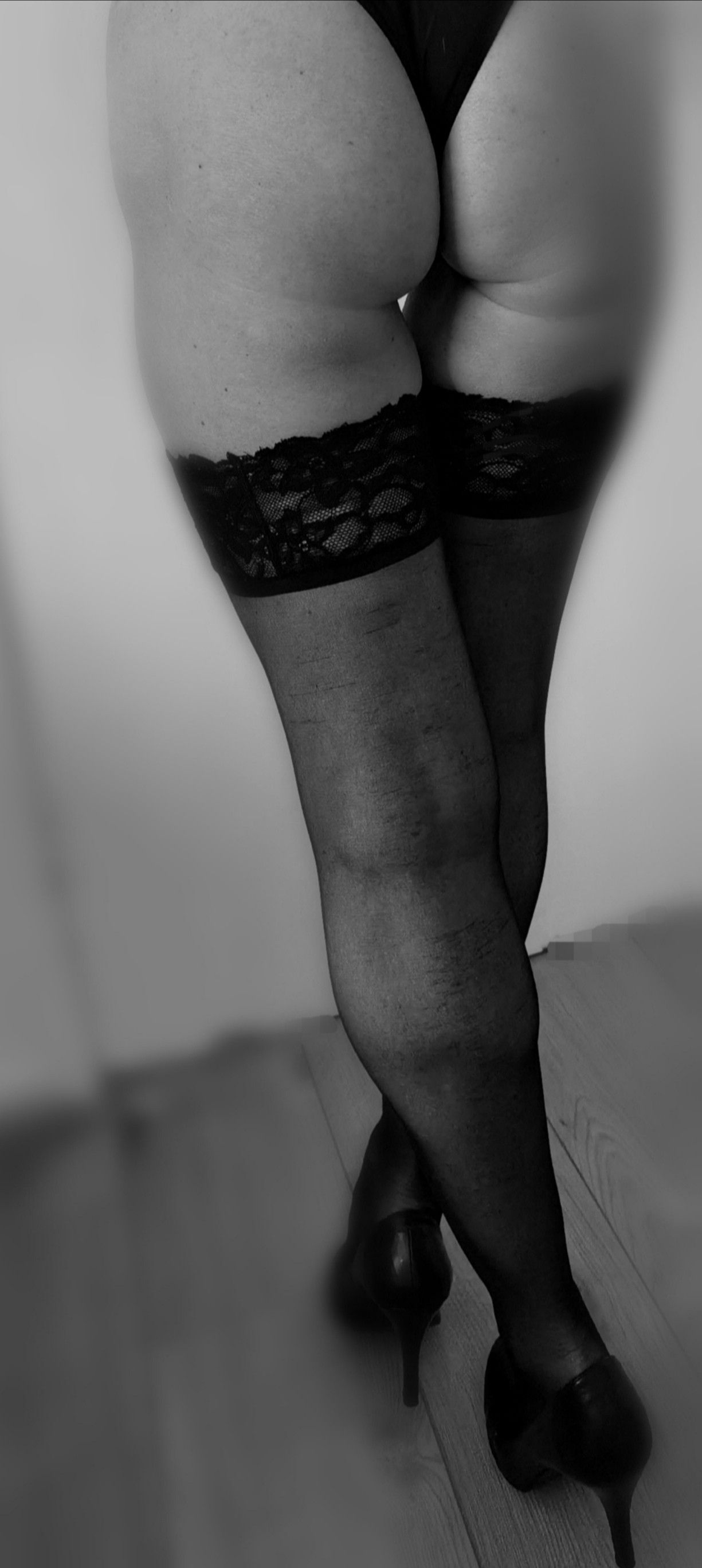 https://cdn.adultwork.com/gallery/G12/8445907.jpg