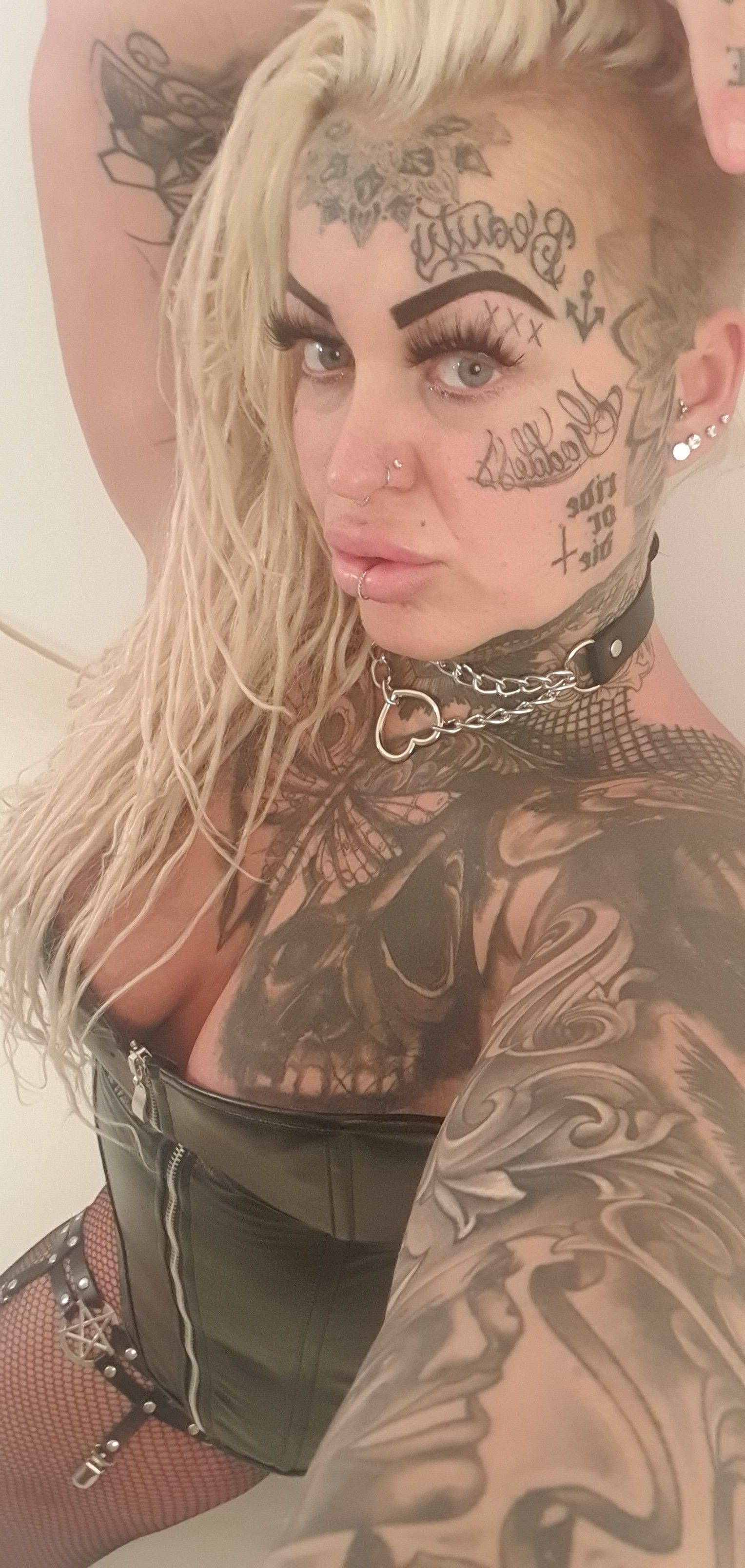 https://cdn.adultwork.com/gallery/G12/8452753.jpg