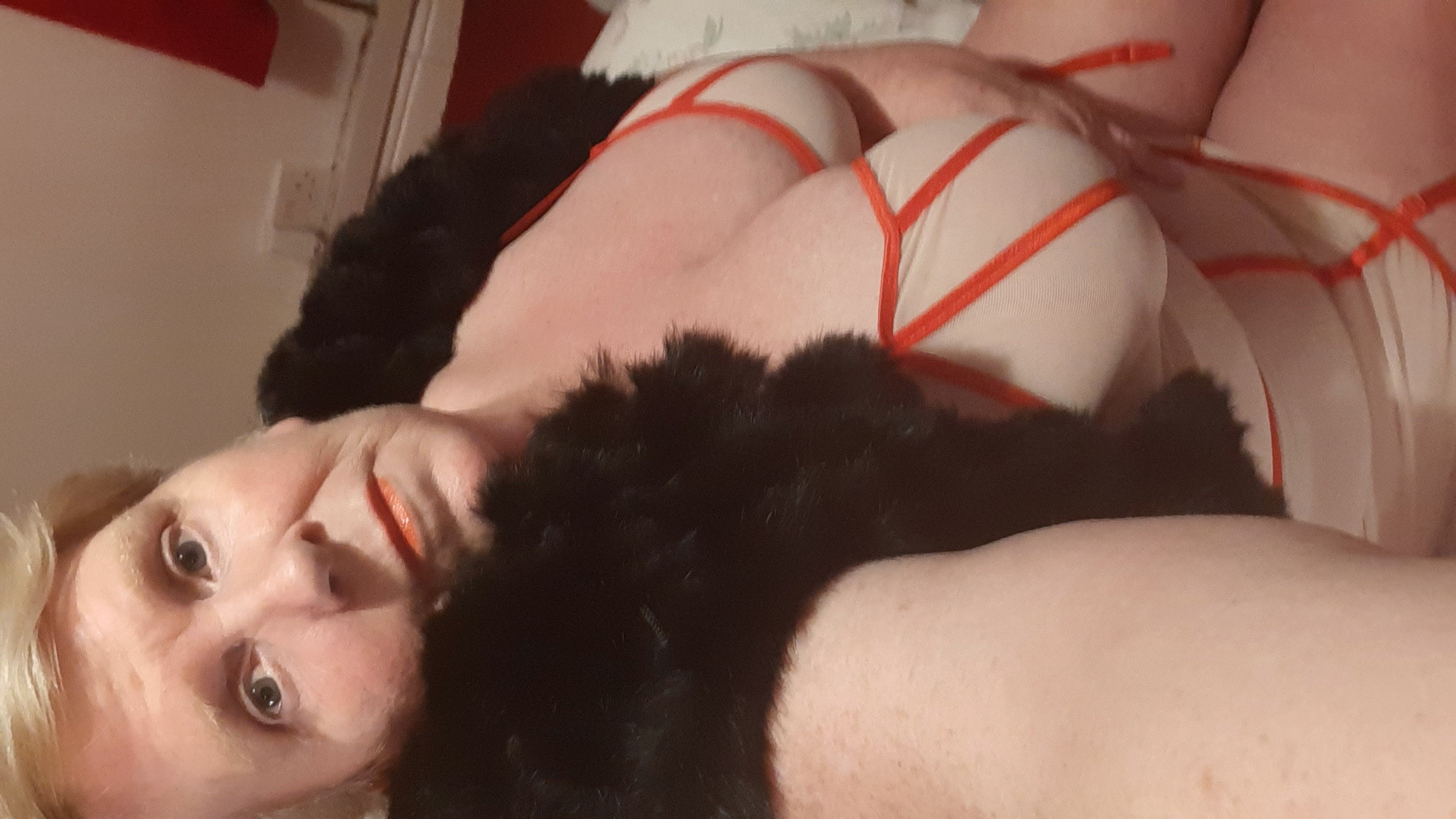 https://cdn.adultwork.com/gallery/G12/8457822.jpg